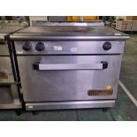 Commodore 2000 stainless steel solid top gas cooker range - damage to top - W 900 x D 900 x H 950mm