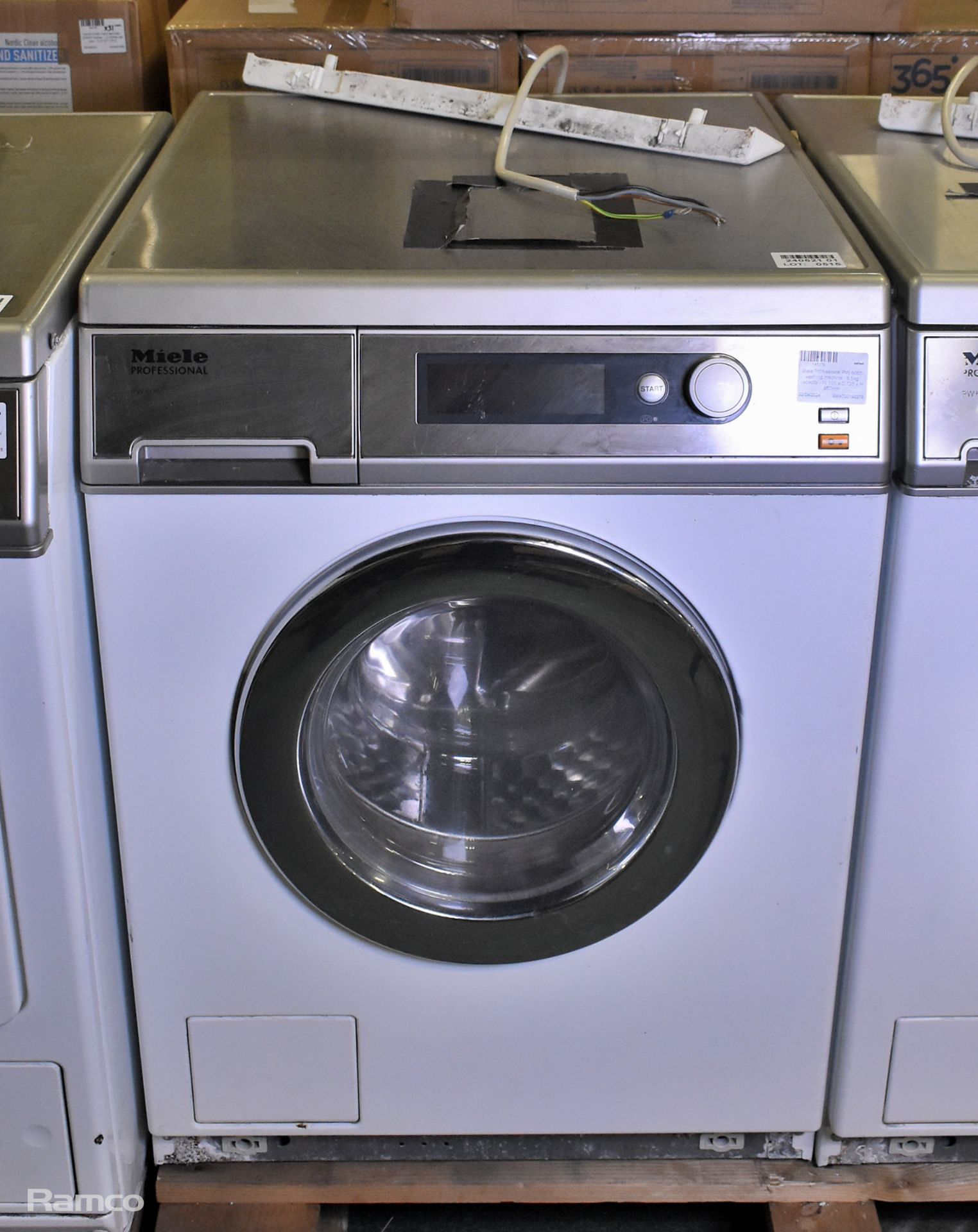 Miele Professional PW 6065 washing machine - 6.5kg capacity - W 595 x D 725 x H 850mm