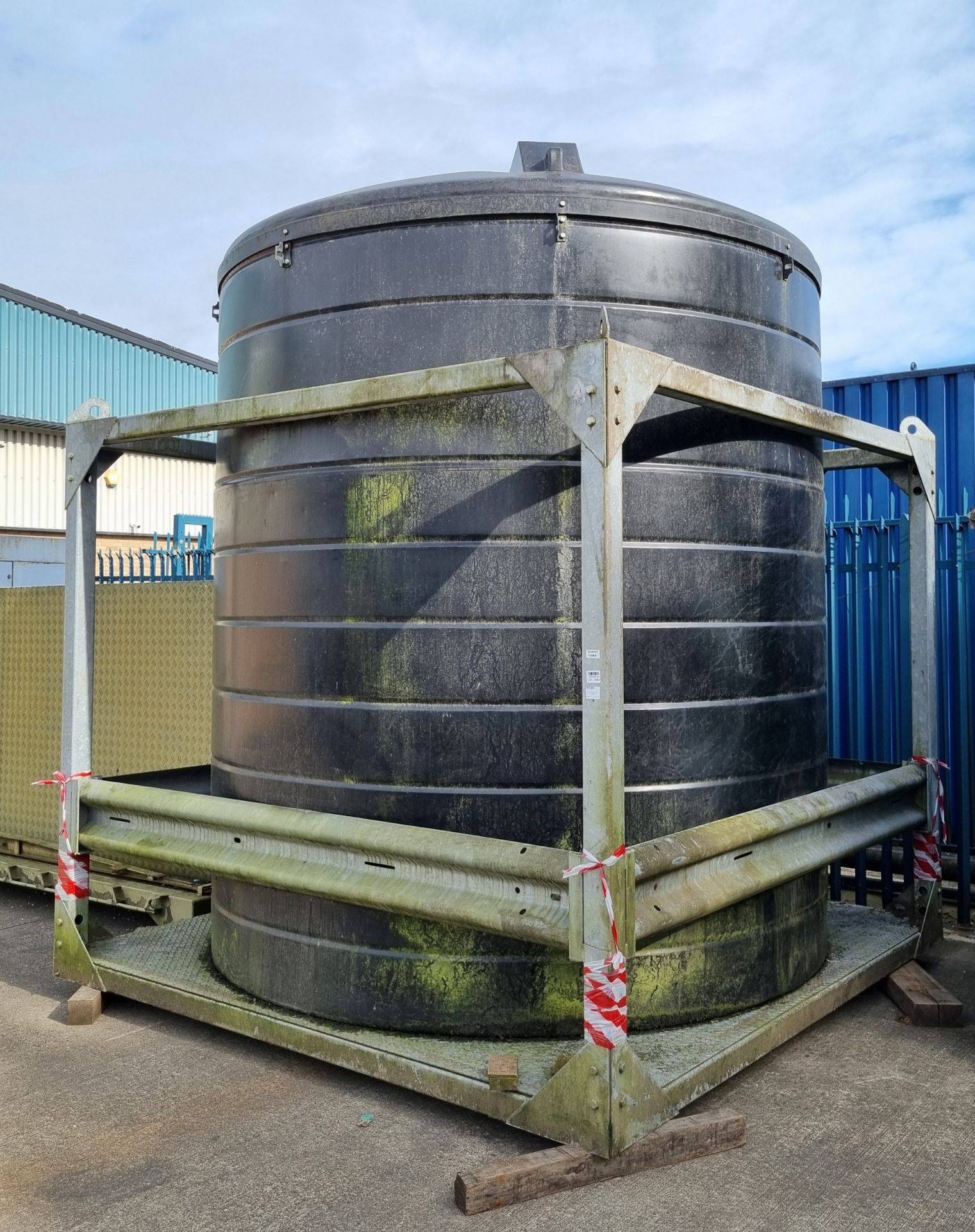 Diesel tank with lifting cage - W 3000 x D 3400 x H 4000mm - Image 2 of 6