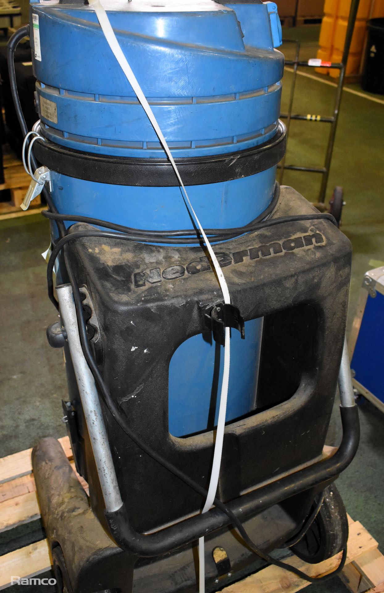 Nederman P300 portable dust extractor - Image 4 of 6