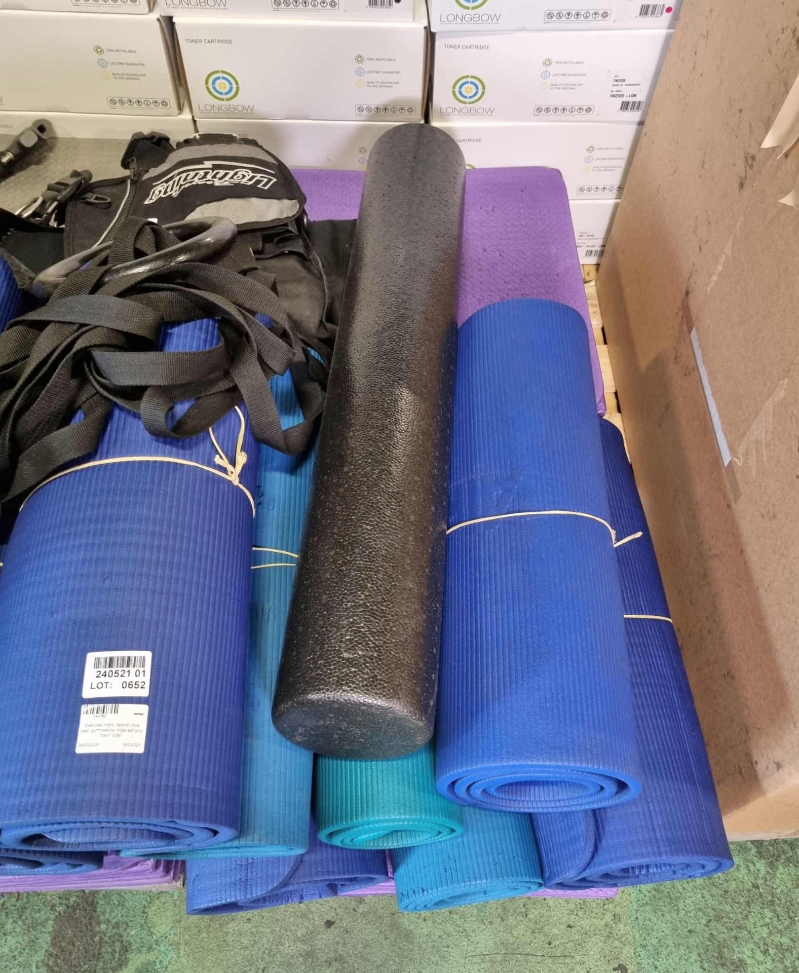 Exercise mats, beaver dive vest, gymnastics rings set and foam roller - Image 3 of 4