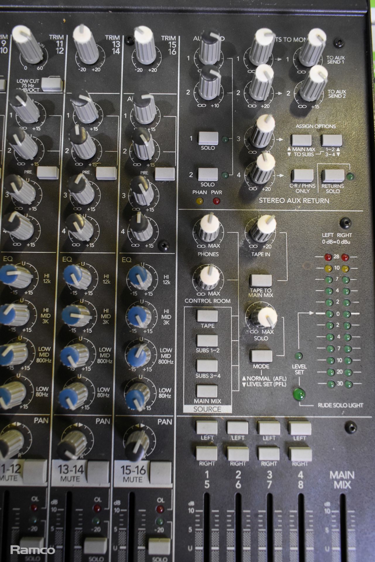 Mackie 1642-VLZ Pro 16 channel mic/line mixer with premium XDR mic preamplifiers - Image 5 of 7