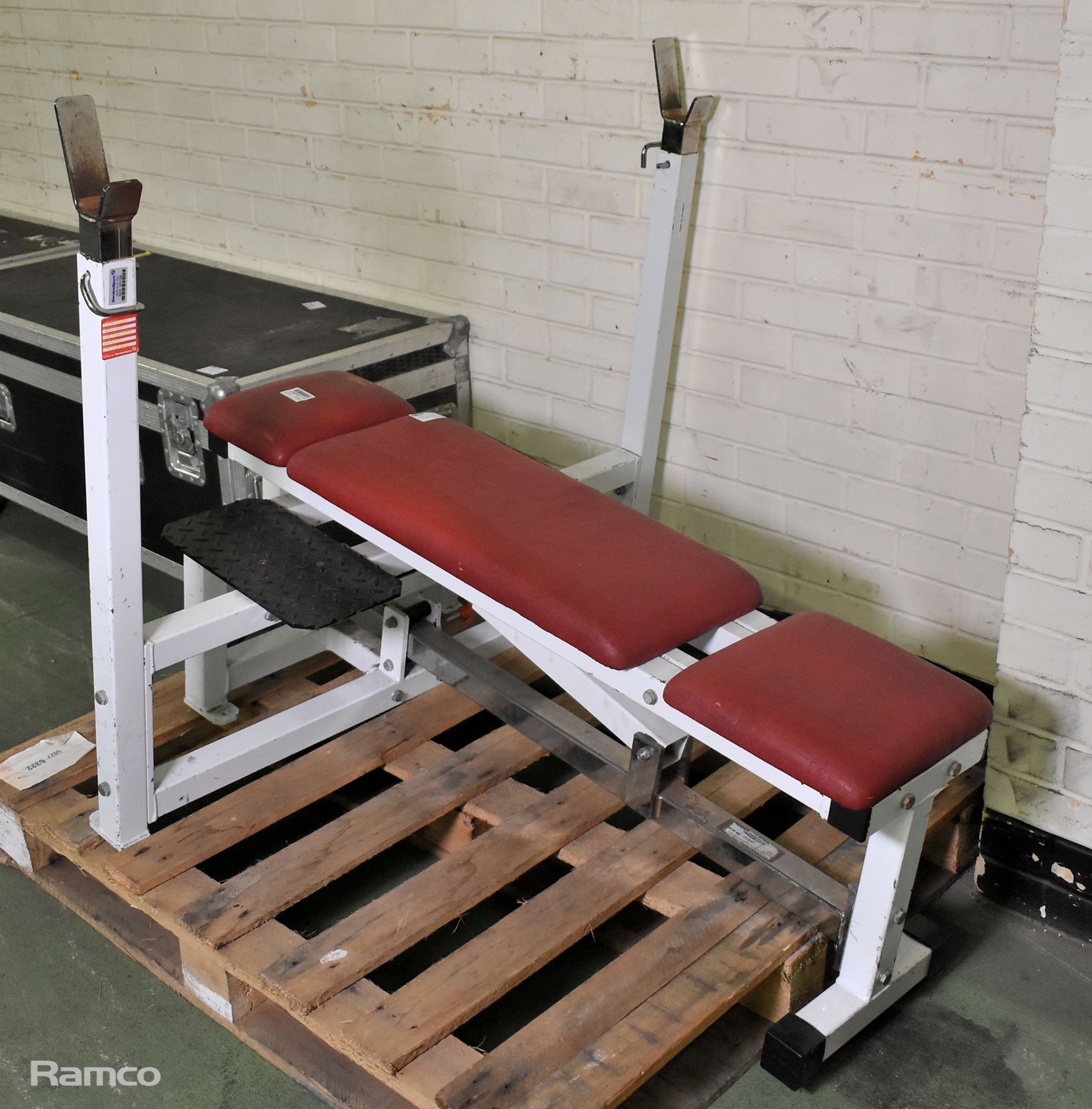 Powersport weight bench with barbell rack - W 1150 x D 1340 x H 1050mm - Image 2 of 7