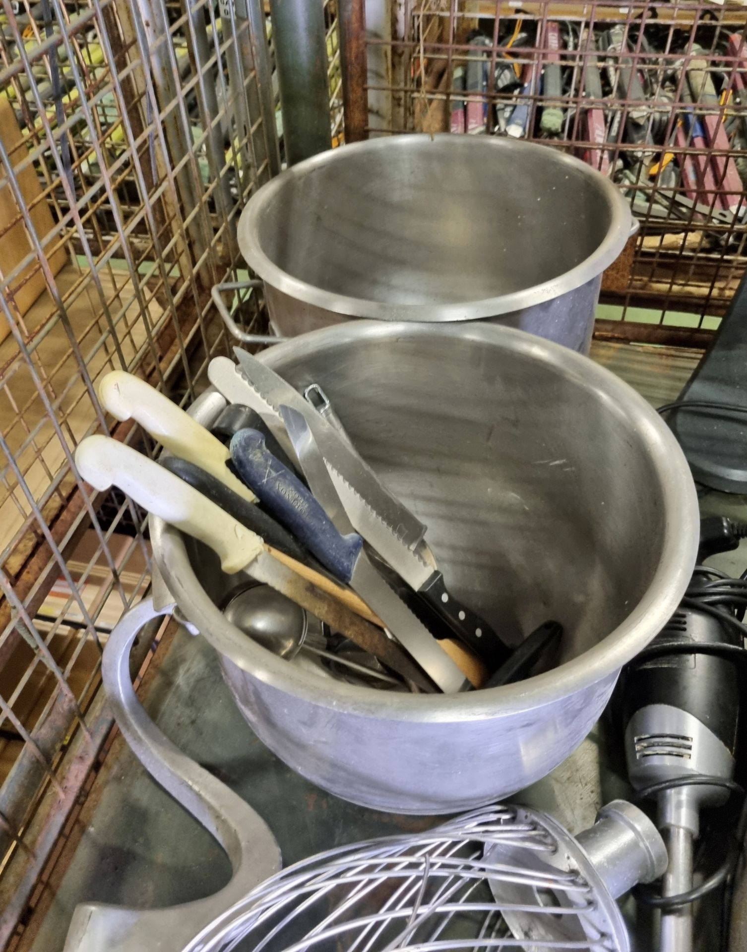 Catering equipment - mixing bowls, mixing attachments, milkshake machines and gastronorm pan lids - Image 5 of 6