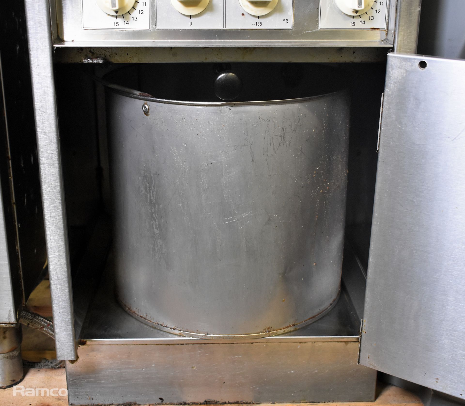 Valentine Equipment C94T stainless steel single tank electric fryer - W 400 x D 600 x H 850mm - Image 2 of 8