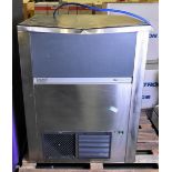 Brema CB1265A-Q stainless steel ice maker - W 840 x D 740 x H 1070mm - DENTED TOP PANEL