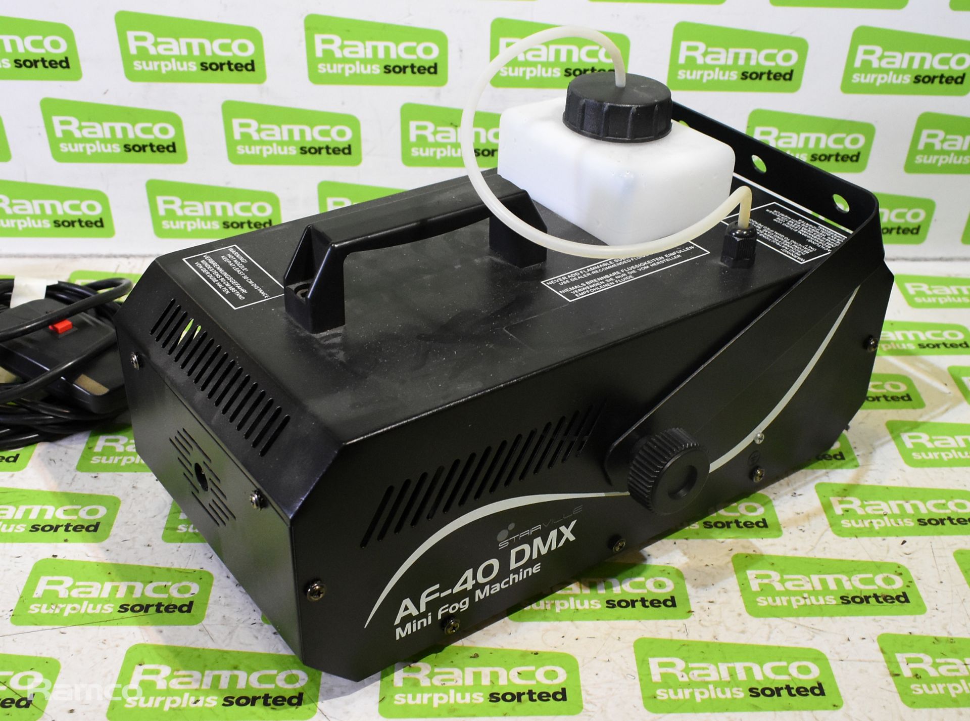 Stairville AF-40 DMX mini fog machine with remote - Image 2 of 5