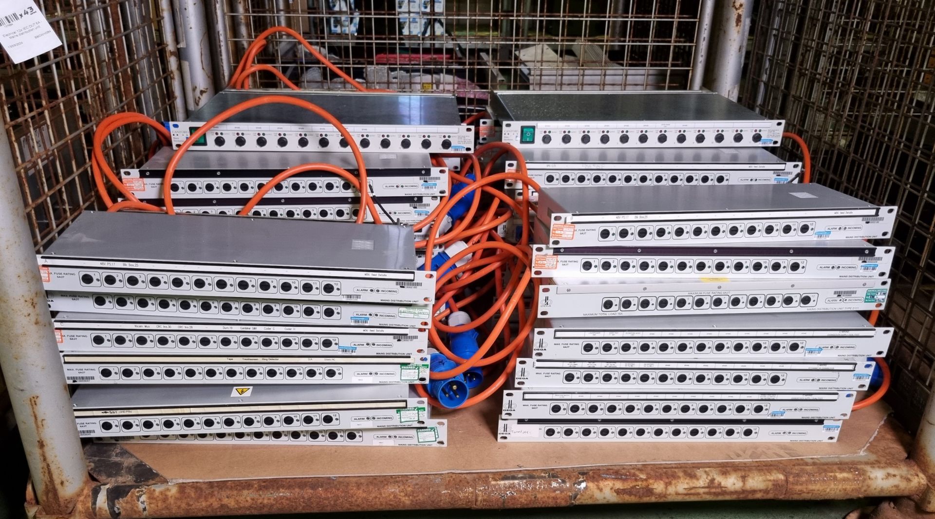 43x Electrical 12x IEC OUT 6A - Mains distribution units