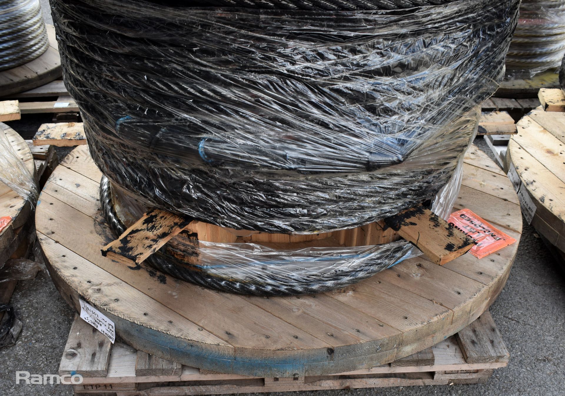 32mm 6x36 galvanised steel wire rope reel - approx weight: 1400kg - Image 3 of 4
