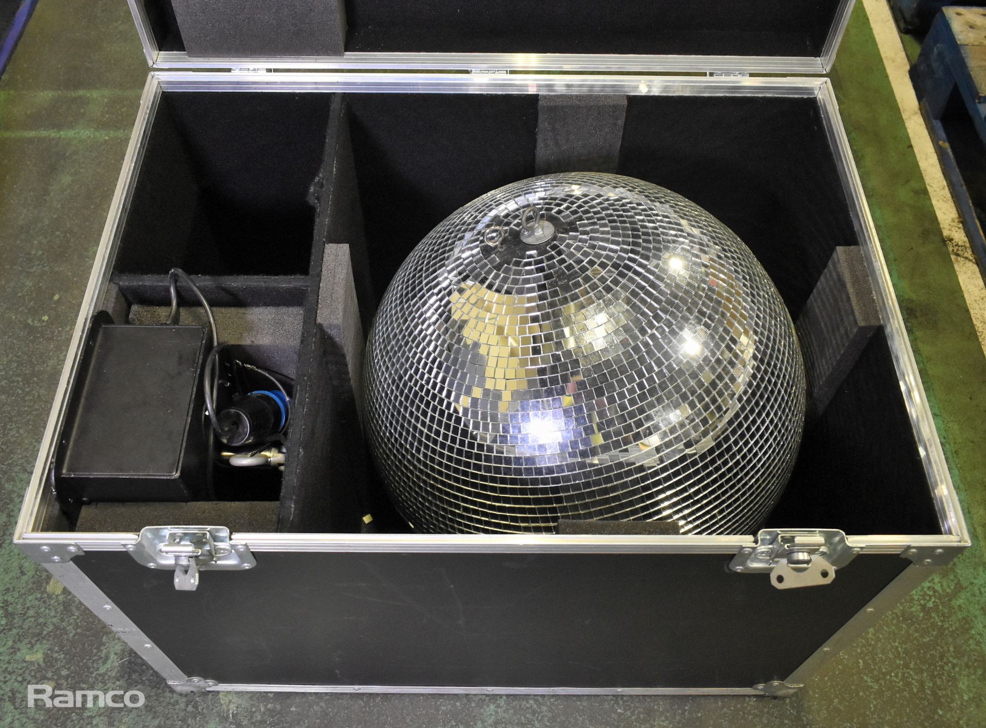 22 inch mirror balls with rotator and flying hardware - full details in desc. - Image 8 of 13