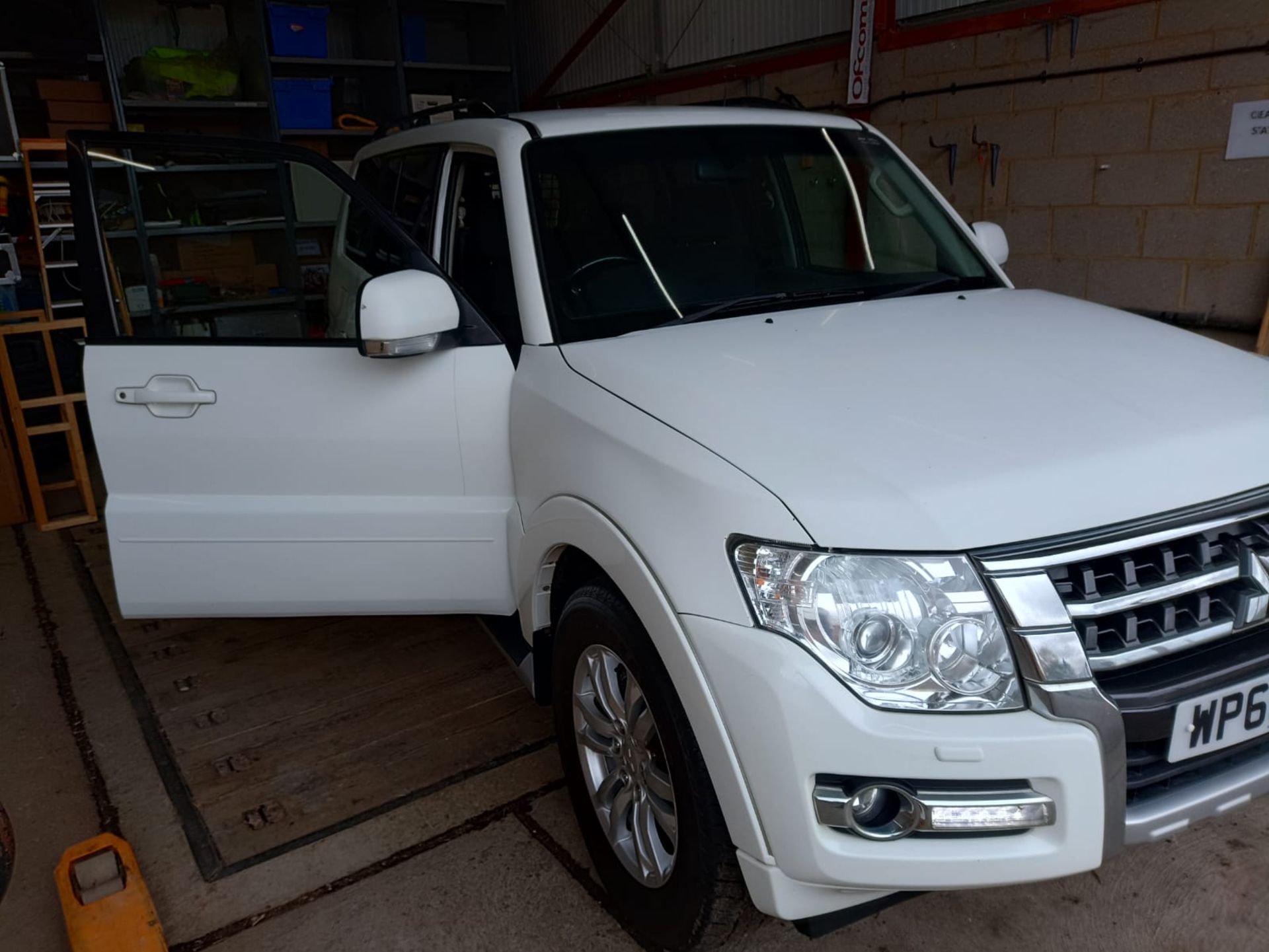 Mitsubishi Shogun SG2 DI-D LWB auto – 129019 miles – WP65 VVD (2015) – MOT until June 24 - Image 7 of 26