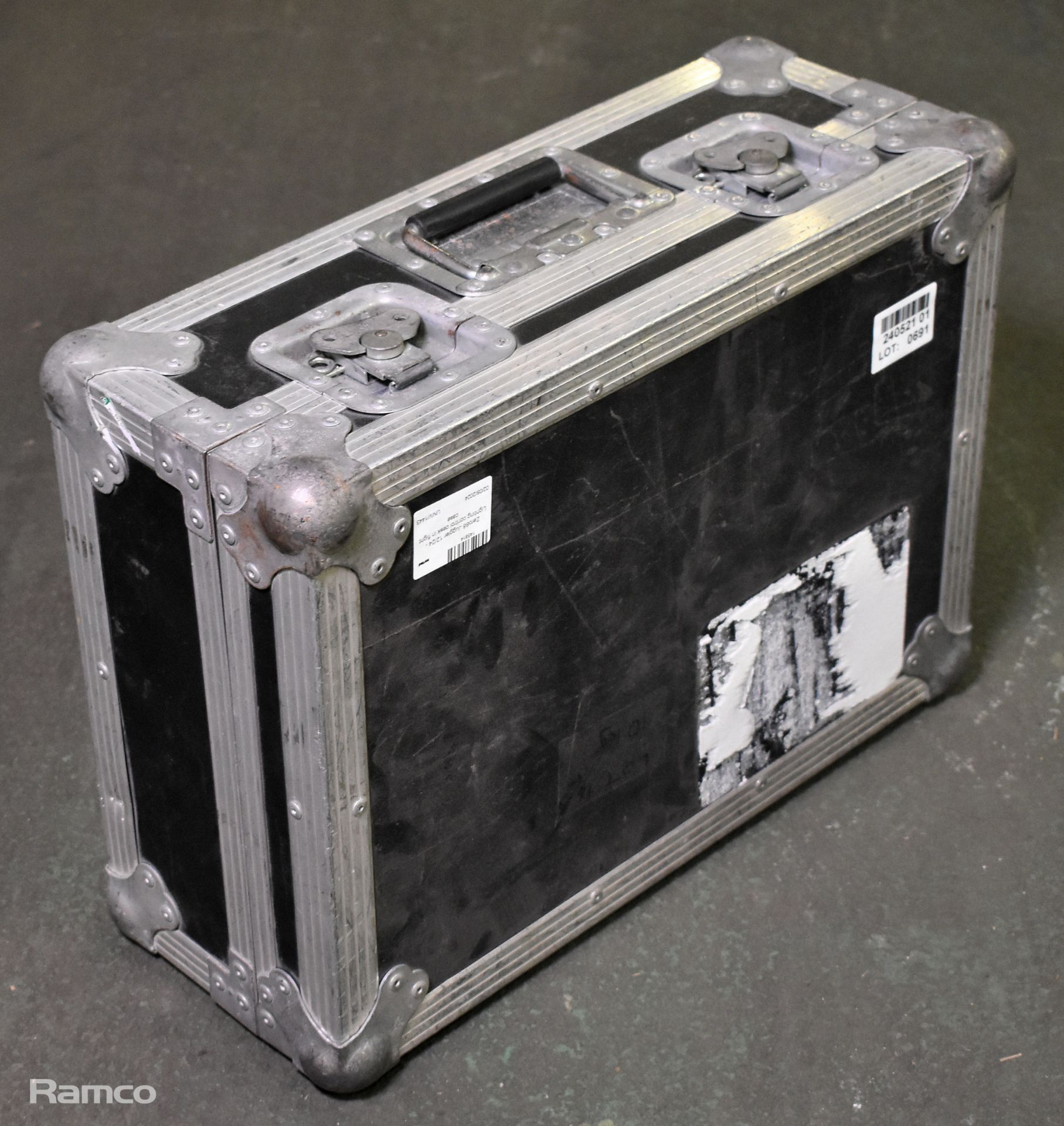 Zero88 Juggler 12/24 lighting control desk in flight case - Image 4 of 5