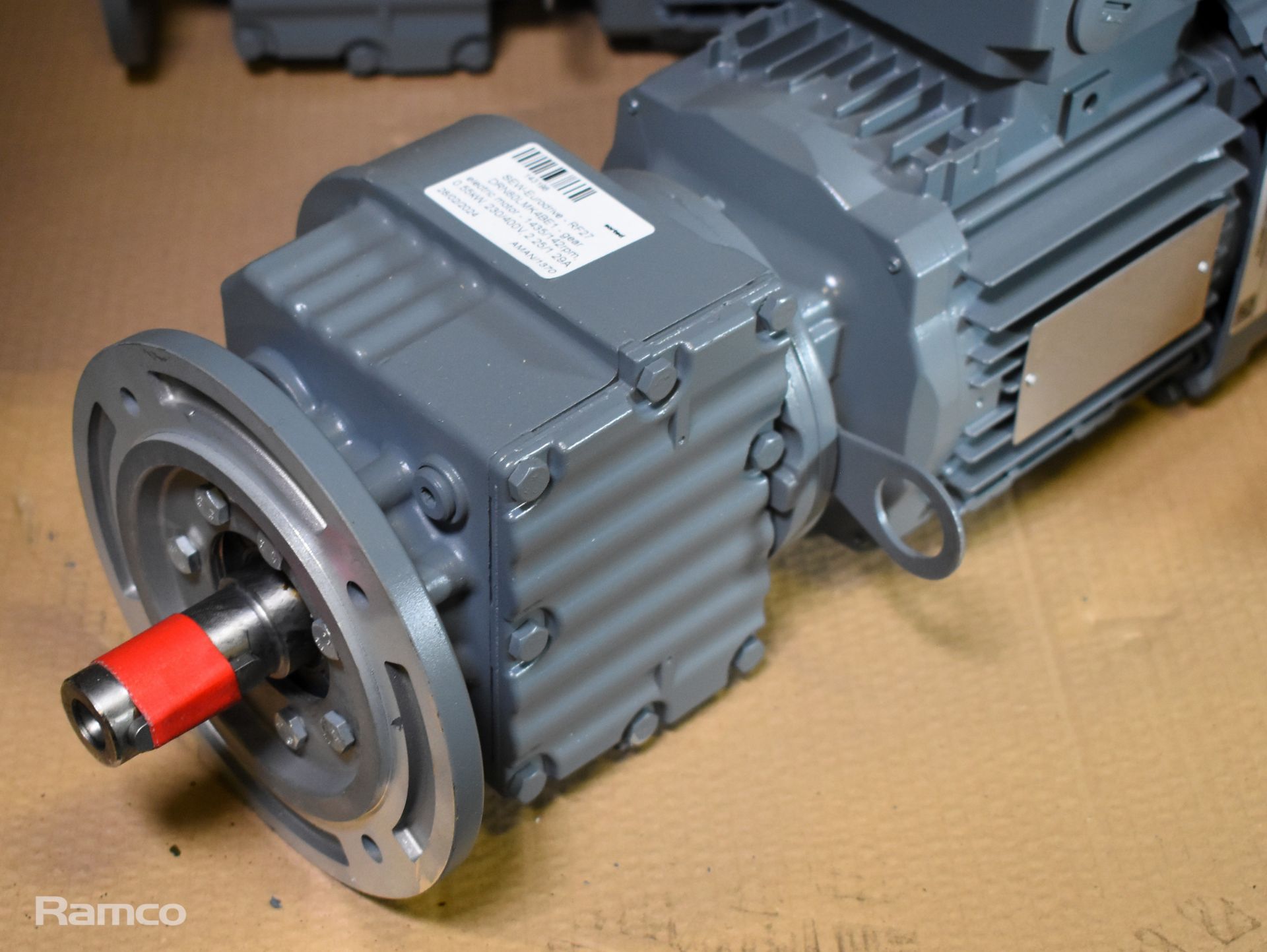 3x SEW-Eurodrive - RF27 DRN80LMK4BE1 electric gear motors - 1435/142rpm, 0.55kW, 230/400V, 2.25/1.29 - Image 5 of 5