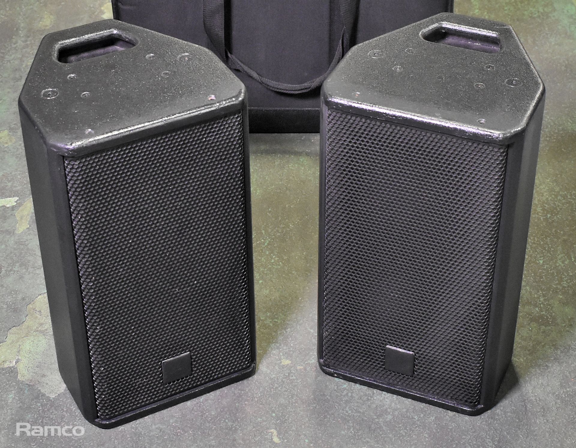 2x Logic LS8 loudspeakers - NL4 connection - recently painted with soft bag