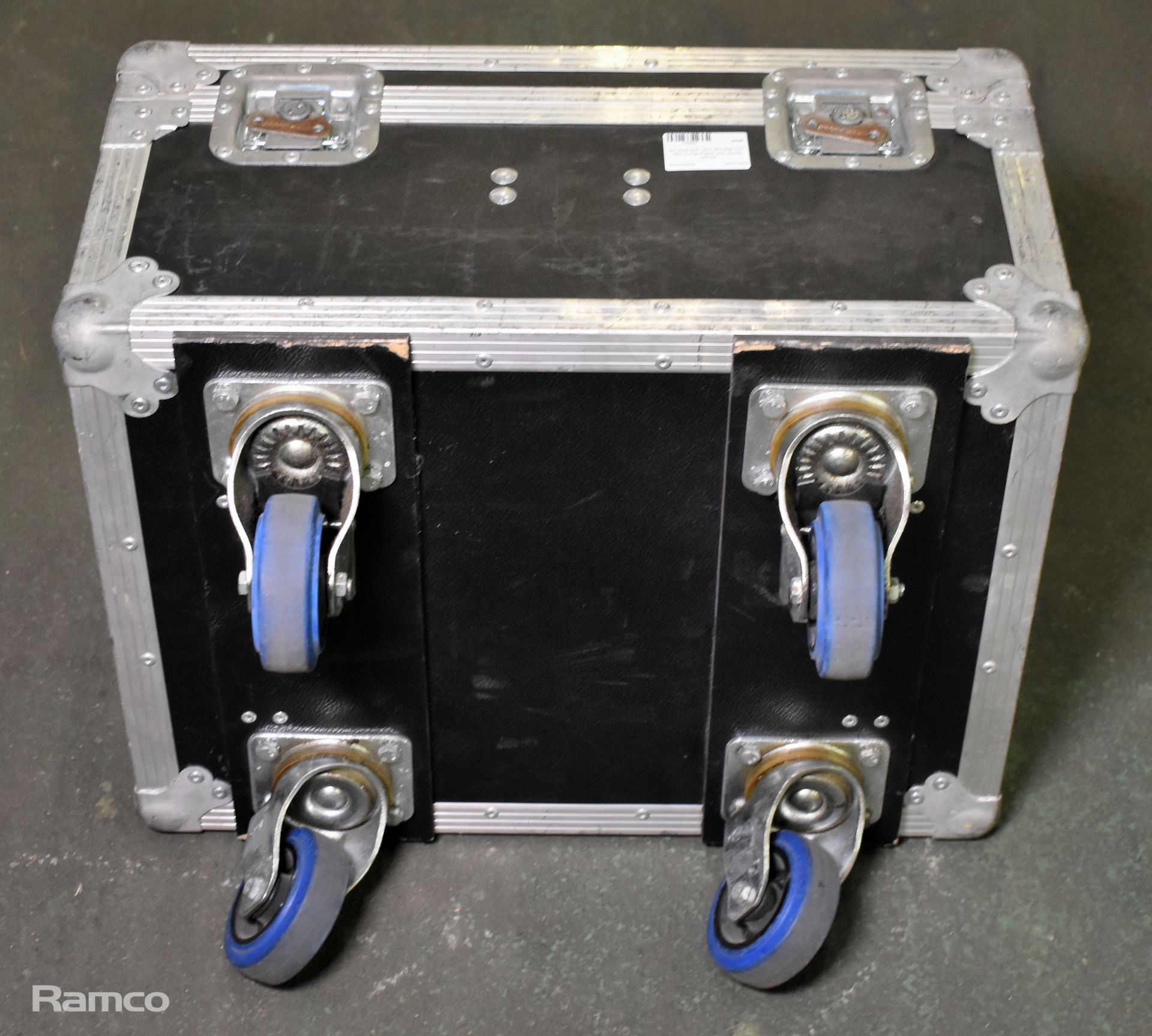 6x Chauvet LED SlimPar Tri7 IRC in flight case with power cables - Image 11 of 11
