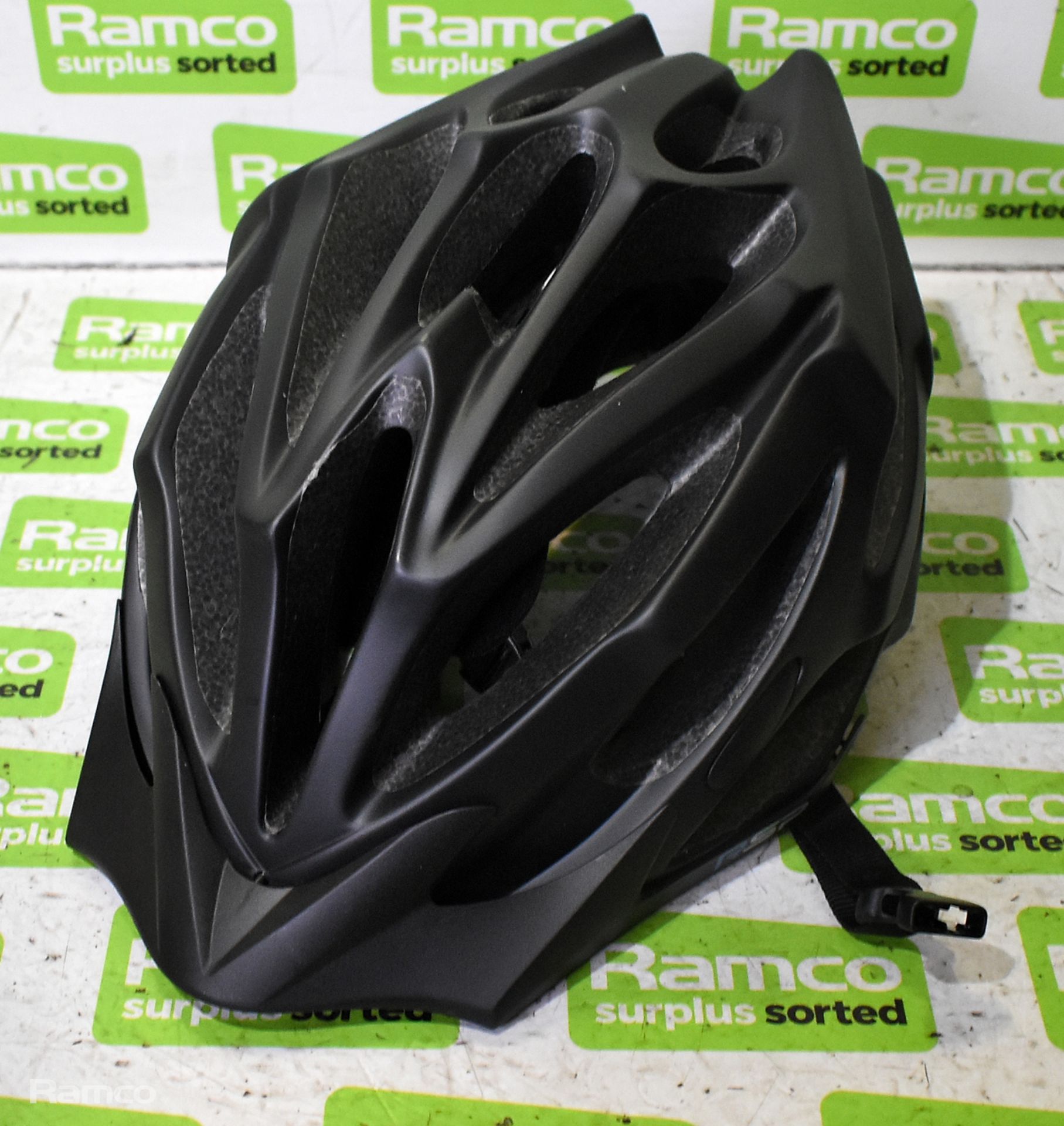 6x Raleigh Extreme cycle helmets - size 58-61cm, 2x RSP Extreme cycle helmets - size 58-61cm - Image 3 of 4