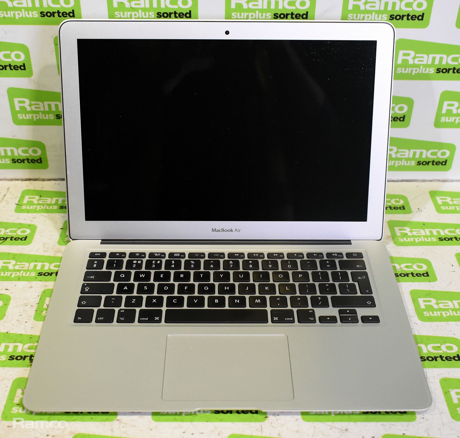 3x Apple Macbook Airs - 13 inch - A1466 - 2014 - Image 5 of 10