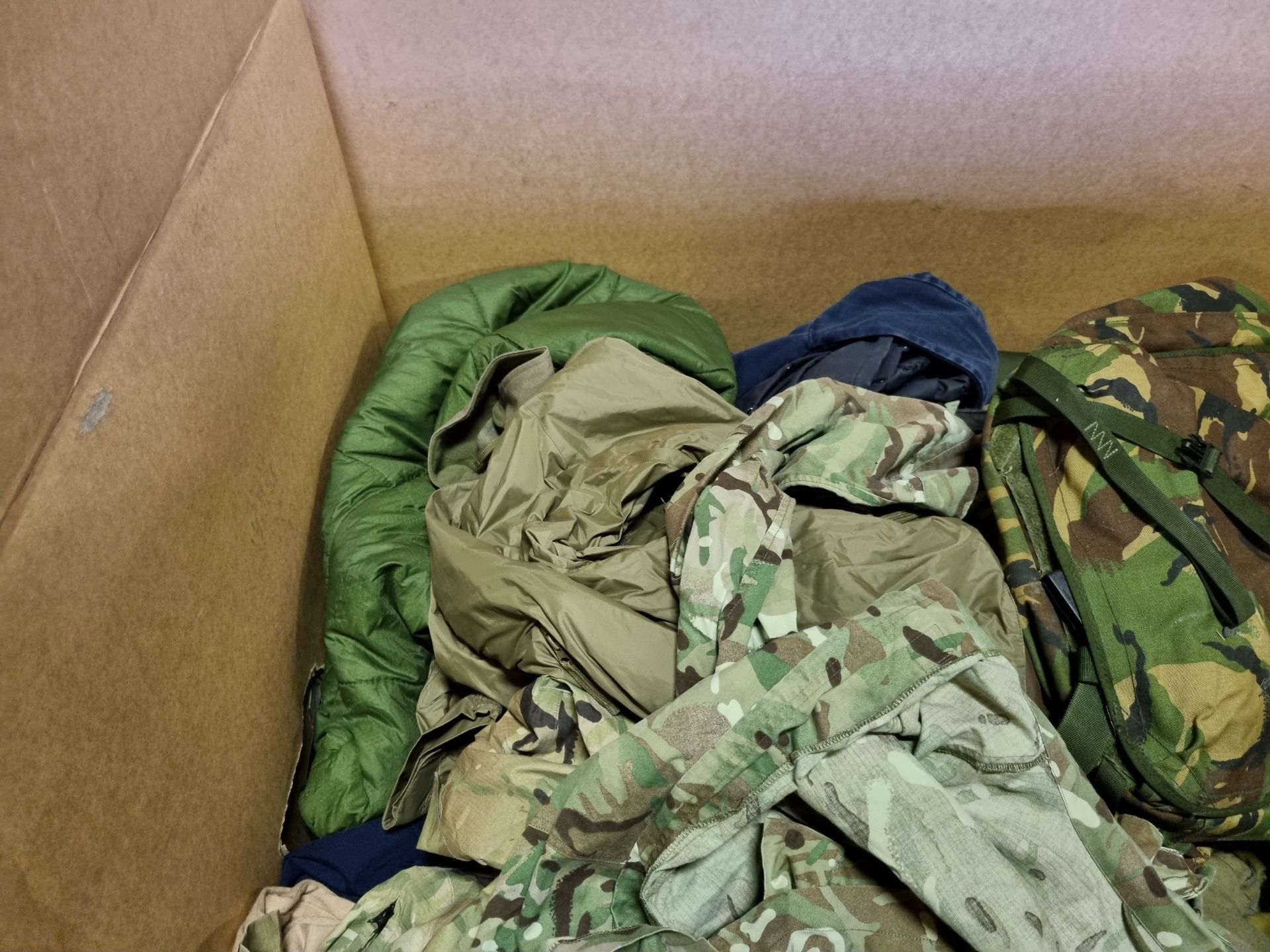 Pallet sized box of scrap textiles - Camo - weight 75kg - Image 3 of 4