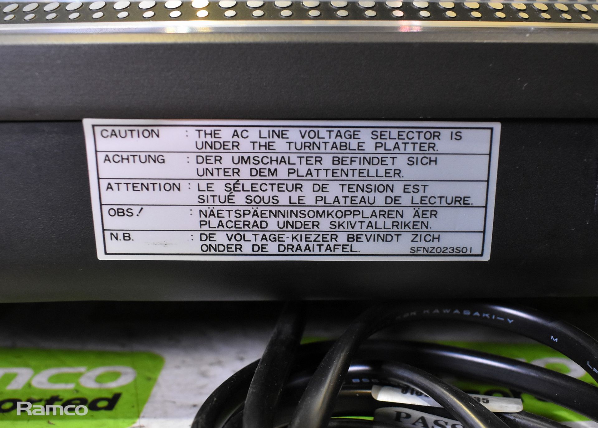 Technics Quartz SL-1210MK2 direct drive turntable system - Image 9 of 9