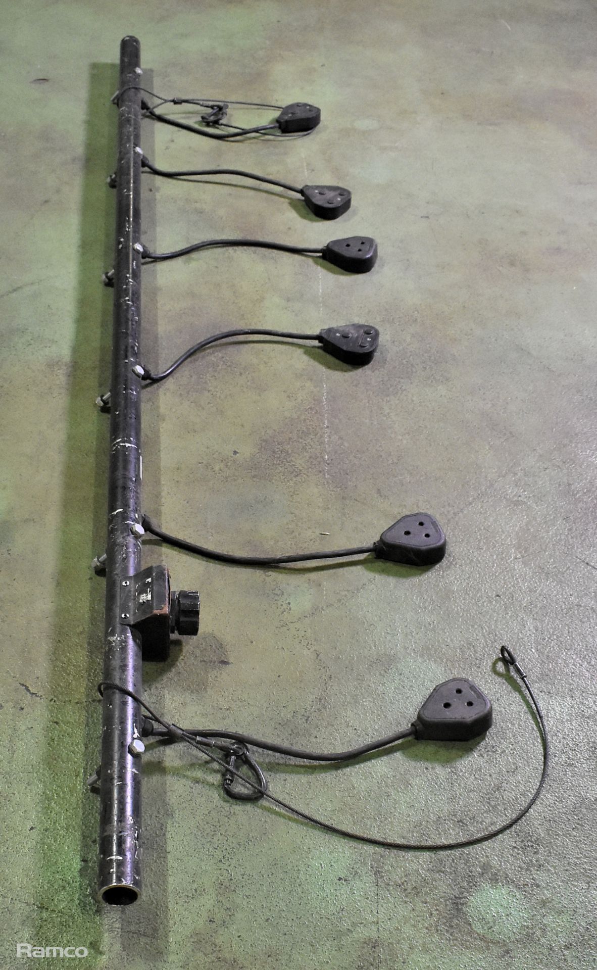 6x Internally wired lighting bars - L 2300mm - Image 5 of 6