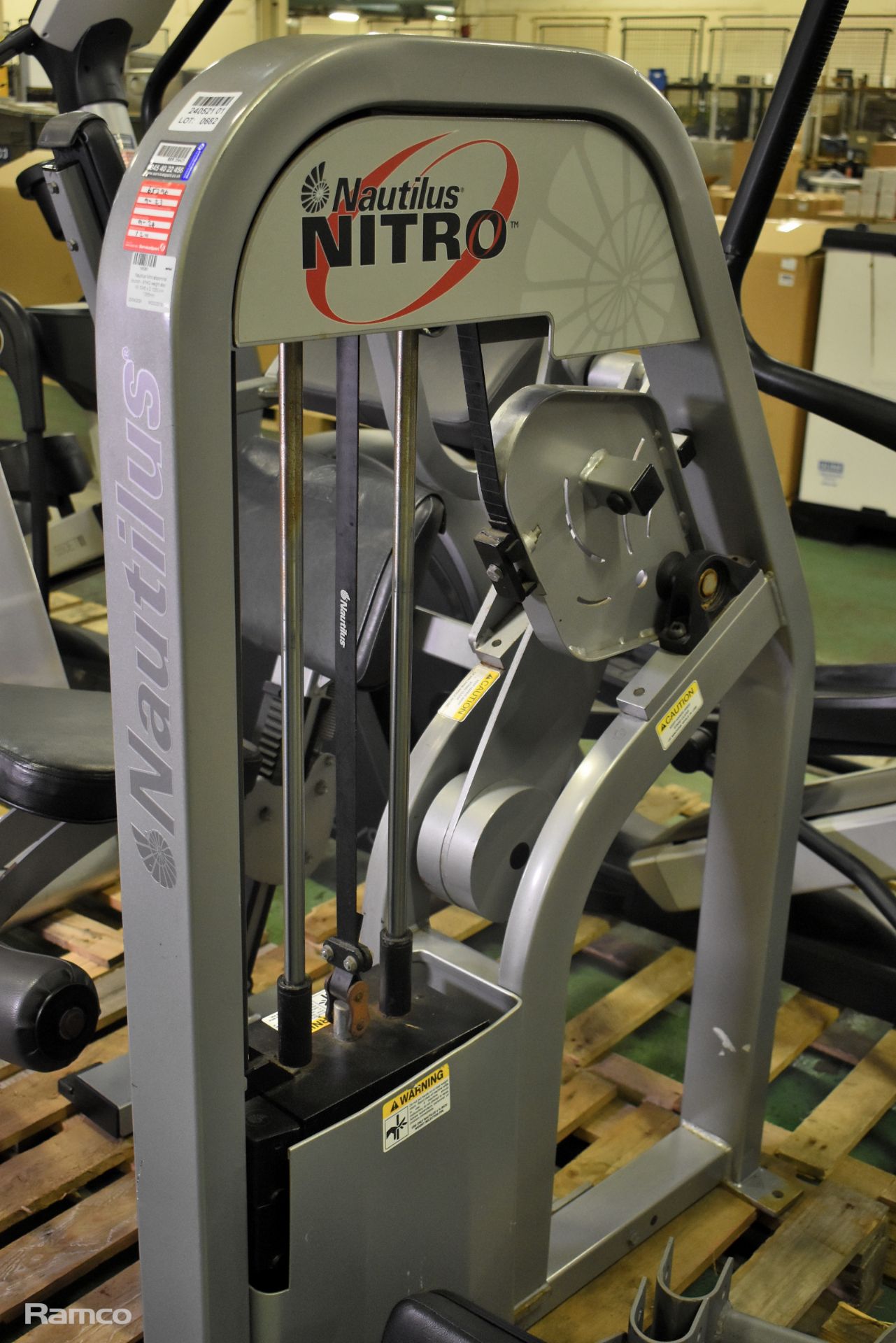 Nautilus Nitro abdominal crunch - 91kg weight stack - W 1045 x D 1050 x H 1365mm - Image 4 of 10