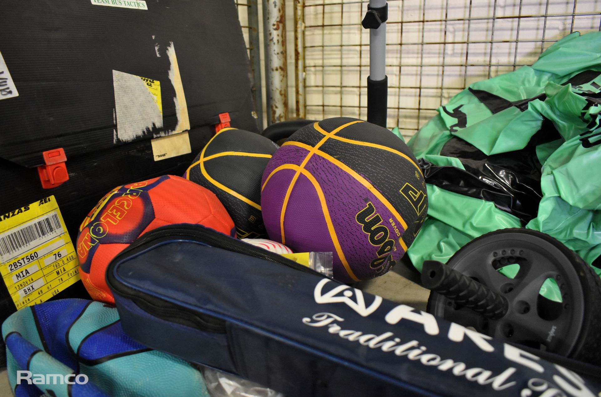 Sport exercise equipment - Tennis/badminton racket, dumbell, rounders set, various balls, inflatable - Image 2 of 7