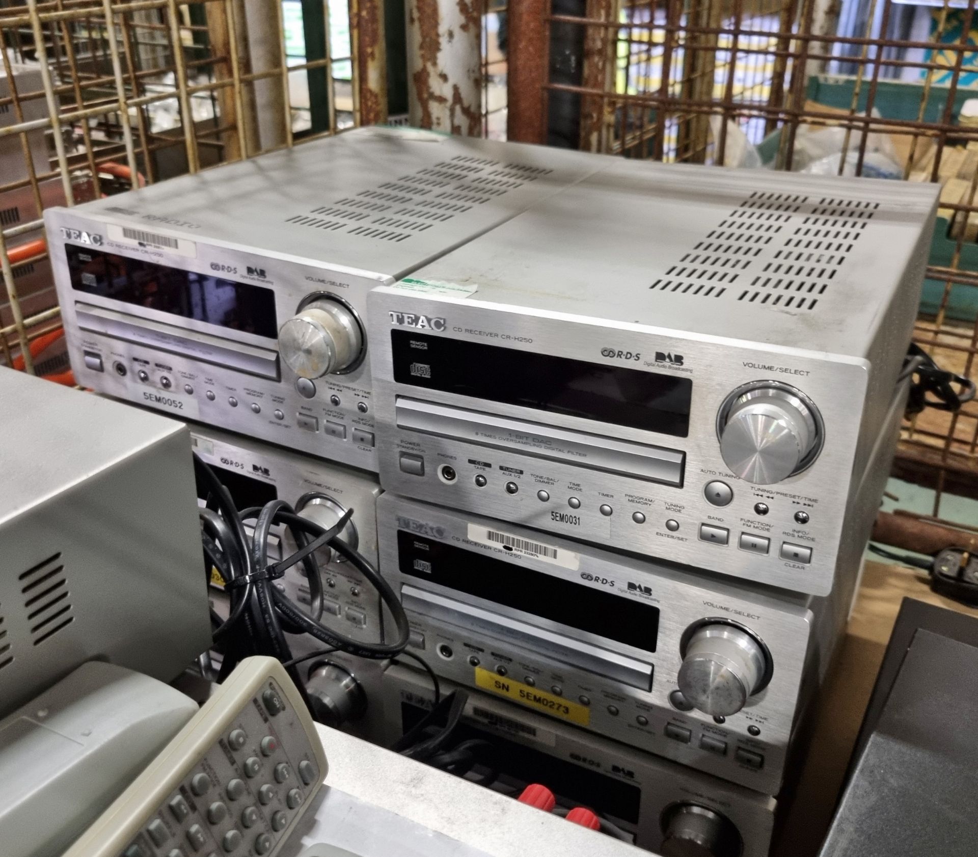 8x TEAC CR-H255 CD receiver units - Silver, 11x TEAC CR-H250 CD receiver units - Silver & more - Image 5 of 7