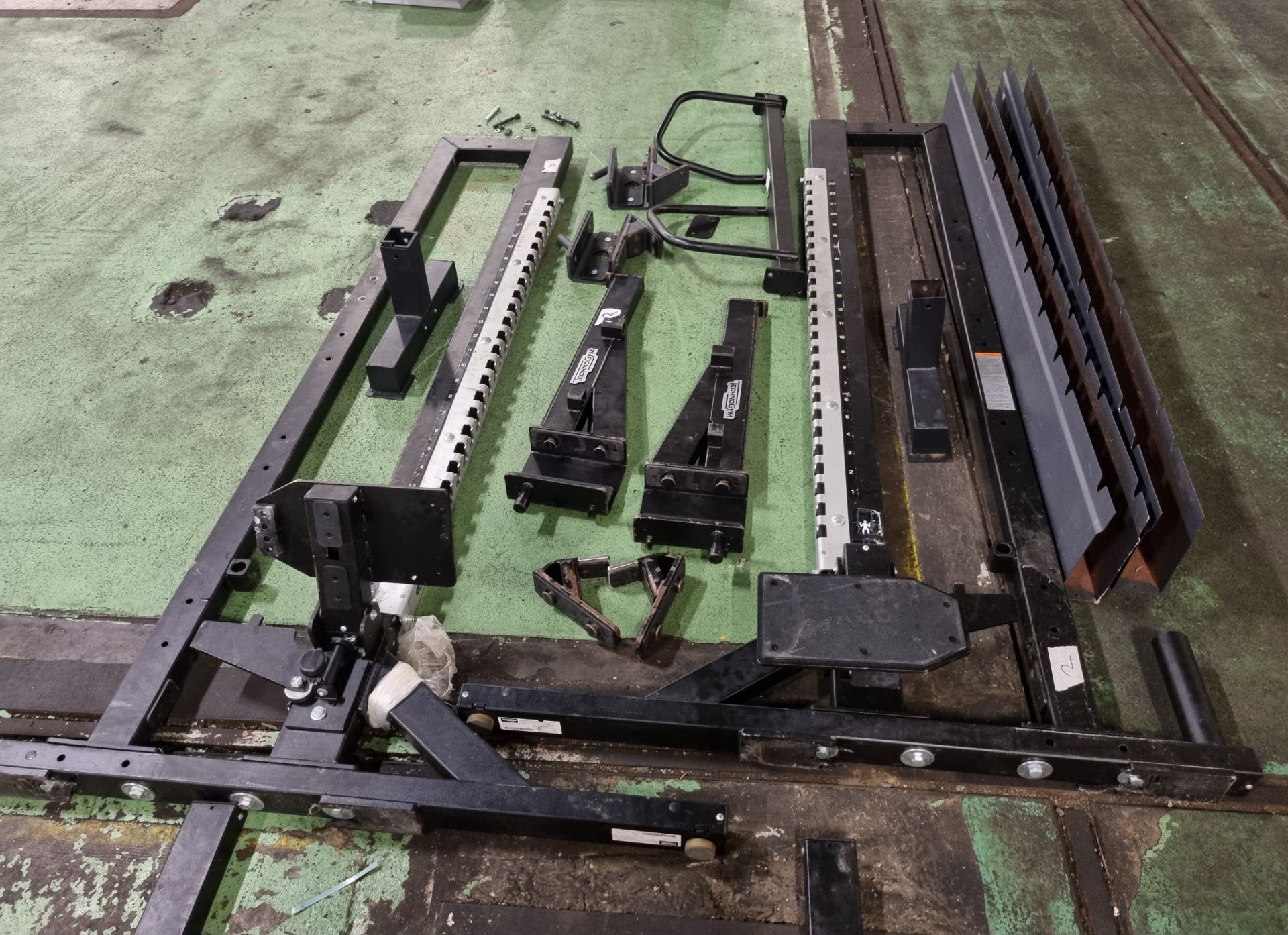 Technogym olympic half rack - disassembled - missing bolts - L 2530mm - Bild 7 aus 7