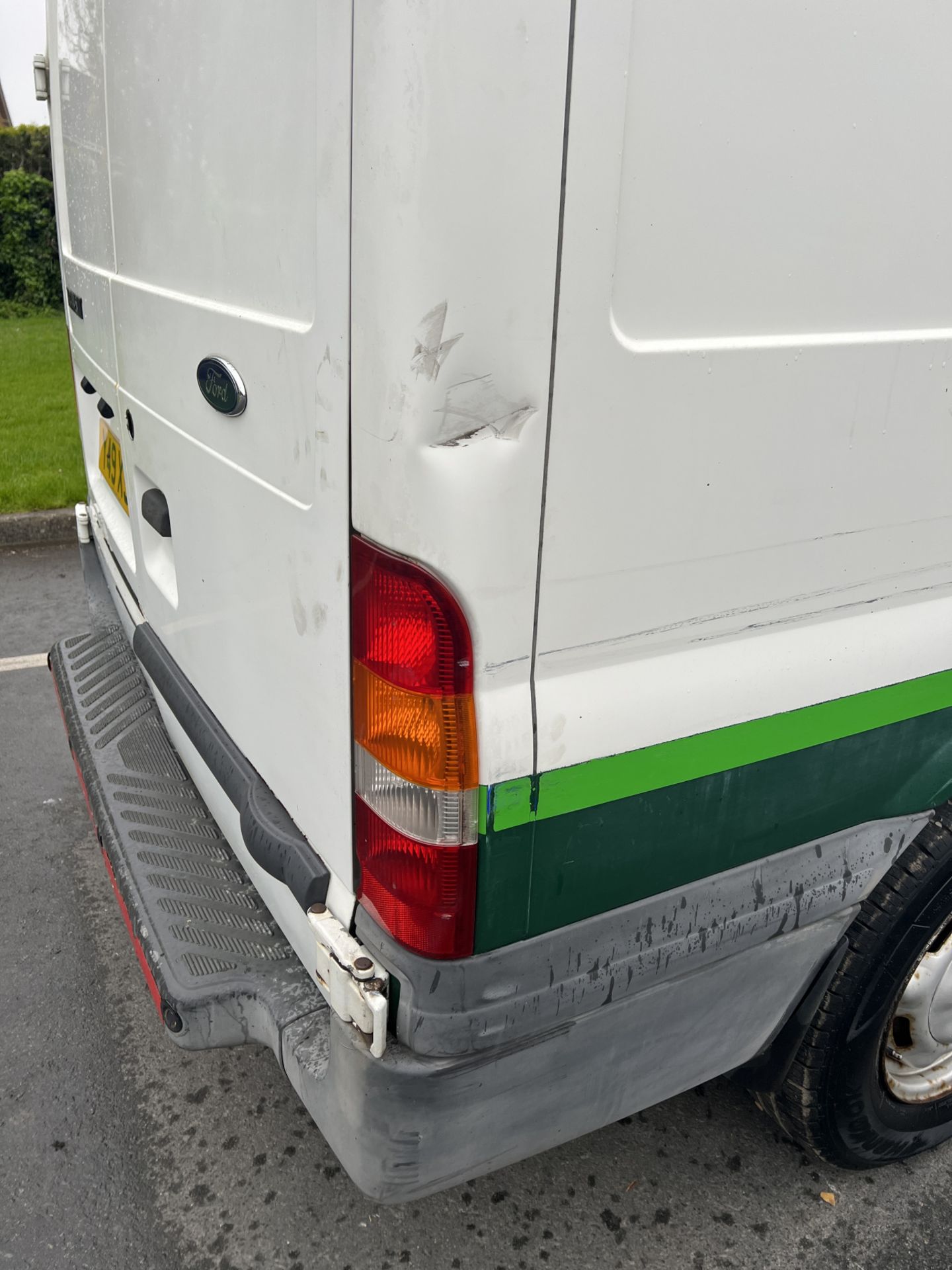 Ford Transit 2402cc (Y49 XSW) - MOT expired 30/09/2023 - mileage: 188,137 - Image 28 of 28