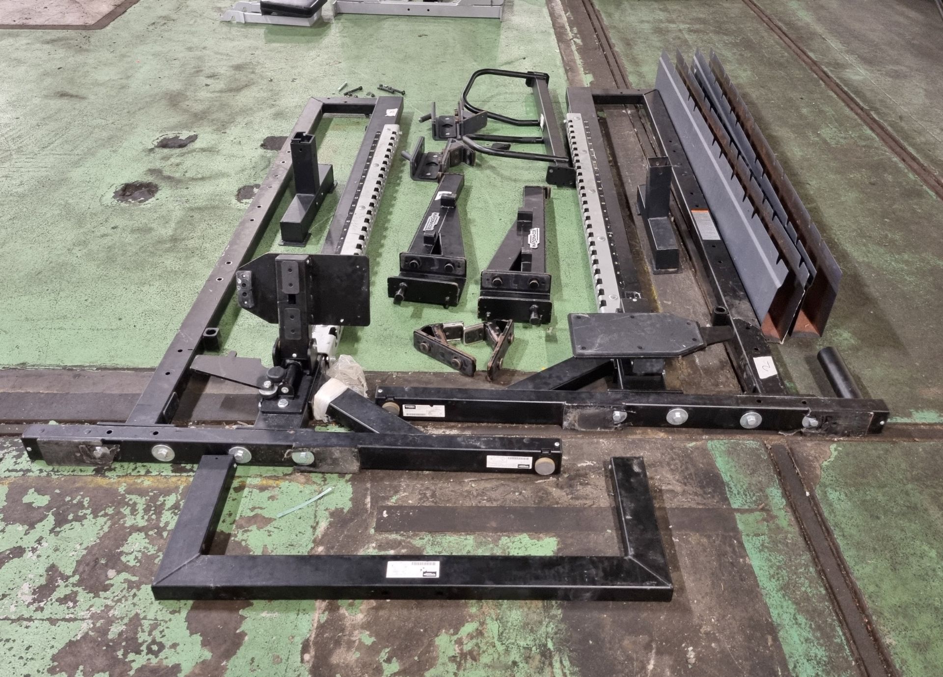 Technogym olympic half rack - disassembled - missing bolts - L 2530mm