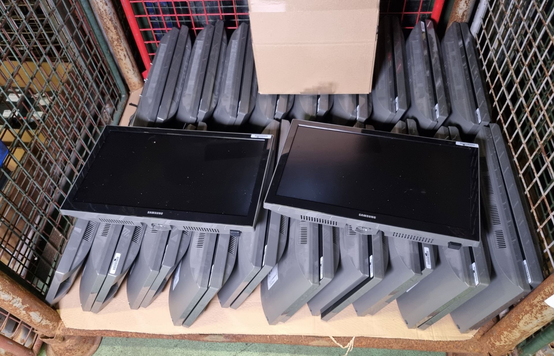 39x Samsung UE19F4000AW 19 inch TV monitors - no stand - Image 2 of 6