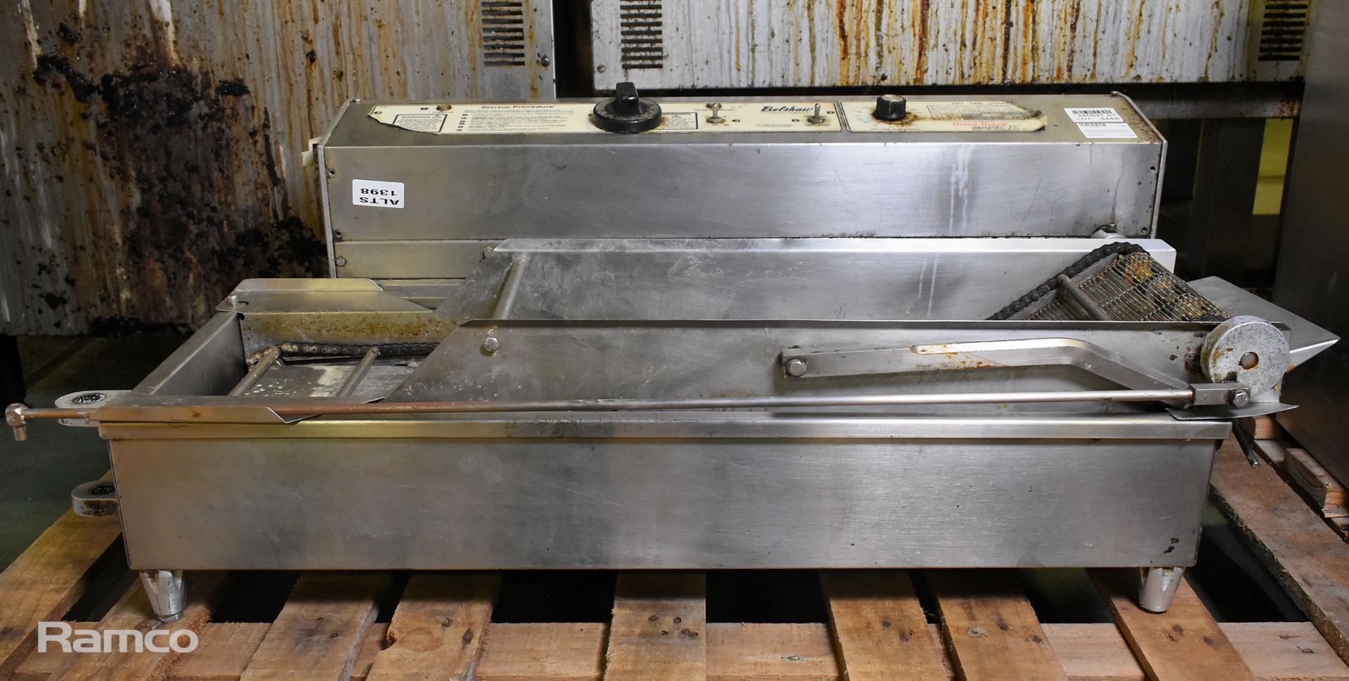 Belshaw Donut Robot Mark II stainless steel conveyor fryer - Image 5 of 8