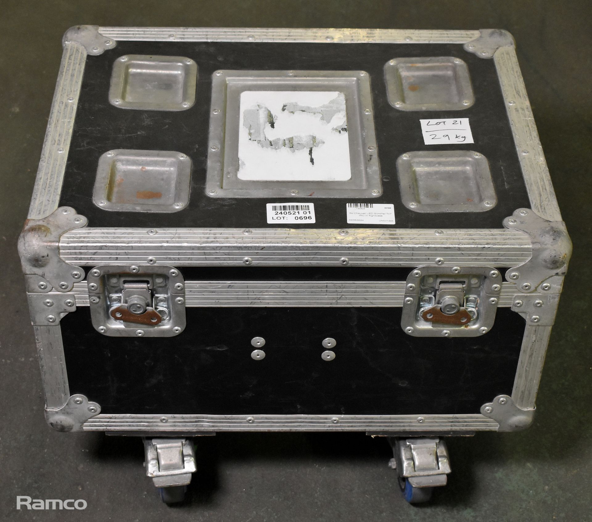 6x Chauvet LED SlimPar Tri7 IRC in flight case - Image 7 of 8