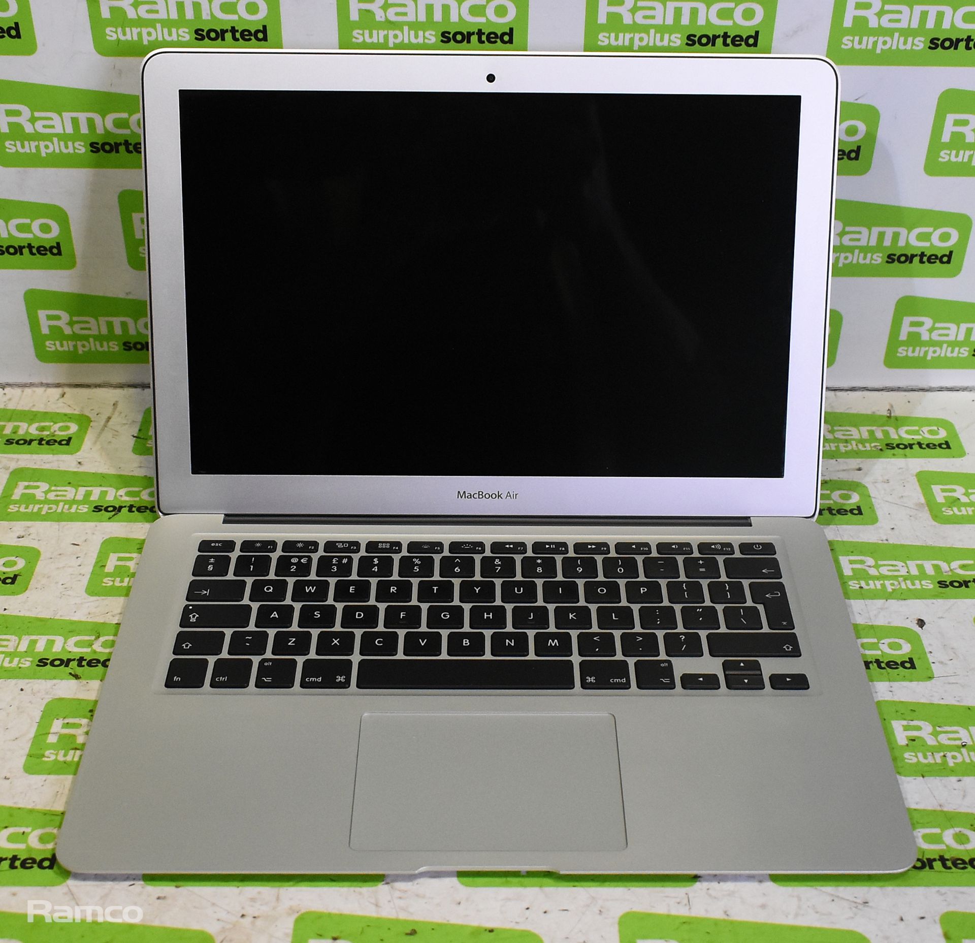 3x Apple Macbook Airs - 13 inch - A1466 - 2014 - Image 8 of 10