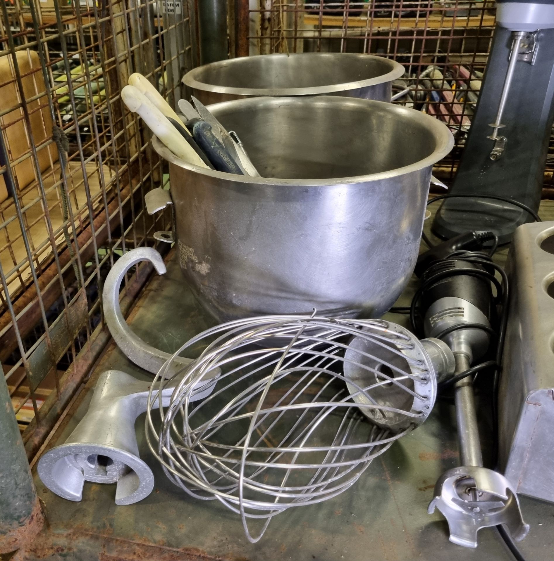 Catering equipment - mixing bowls, mixing attachments, milkshake machines and gastronorm pan lids - Image 4 of 6