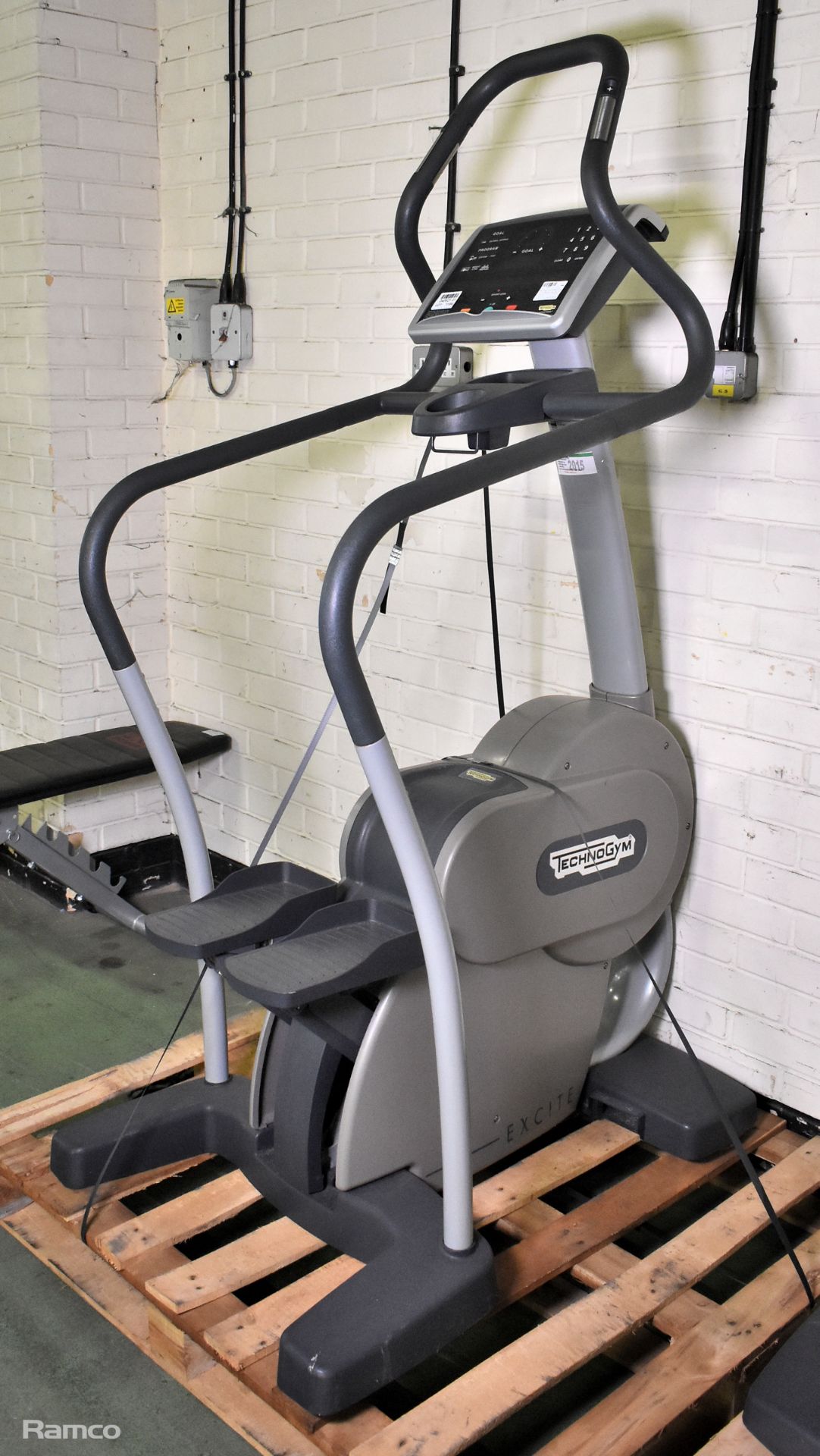 Technogym Excite Step Excite 700 SP stepper machine - W 790 x D 1110 x H 1835mm - Image 2 of 8