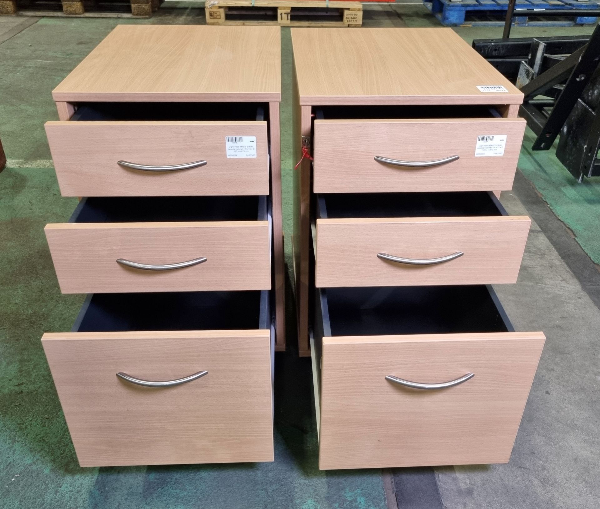 2x Light wood effect 3-drawer pedestal cabinets - W 410 x D 580 x H 670mm - Image 3 of 4