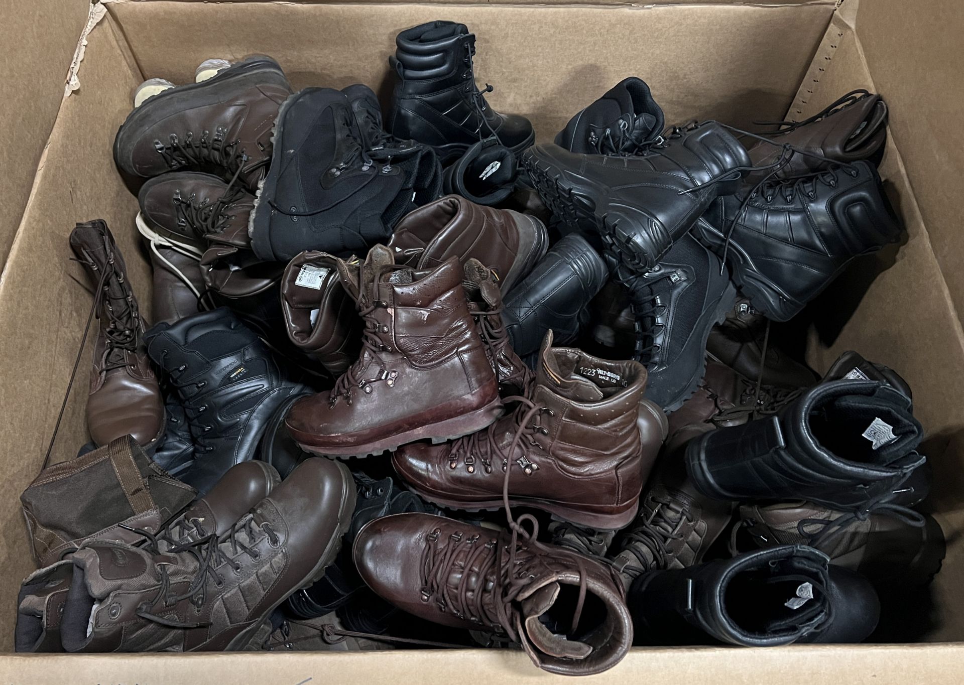 Various boots - Magnum, Haix, YDS - mixed sizes - approx. 50 pairs