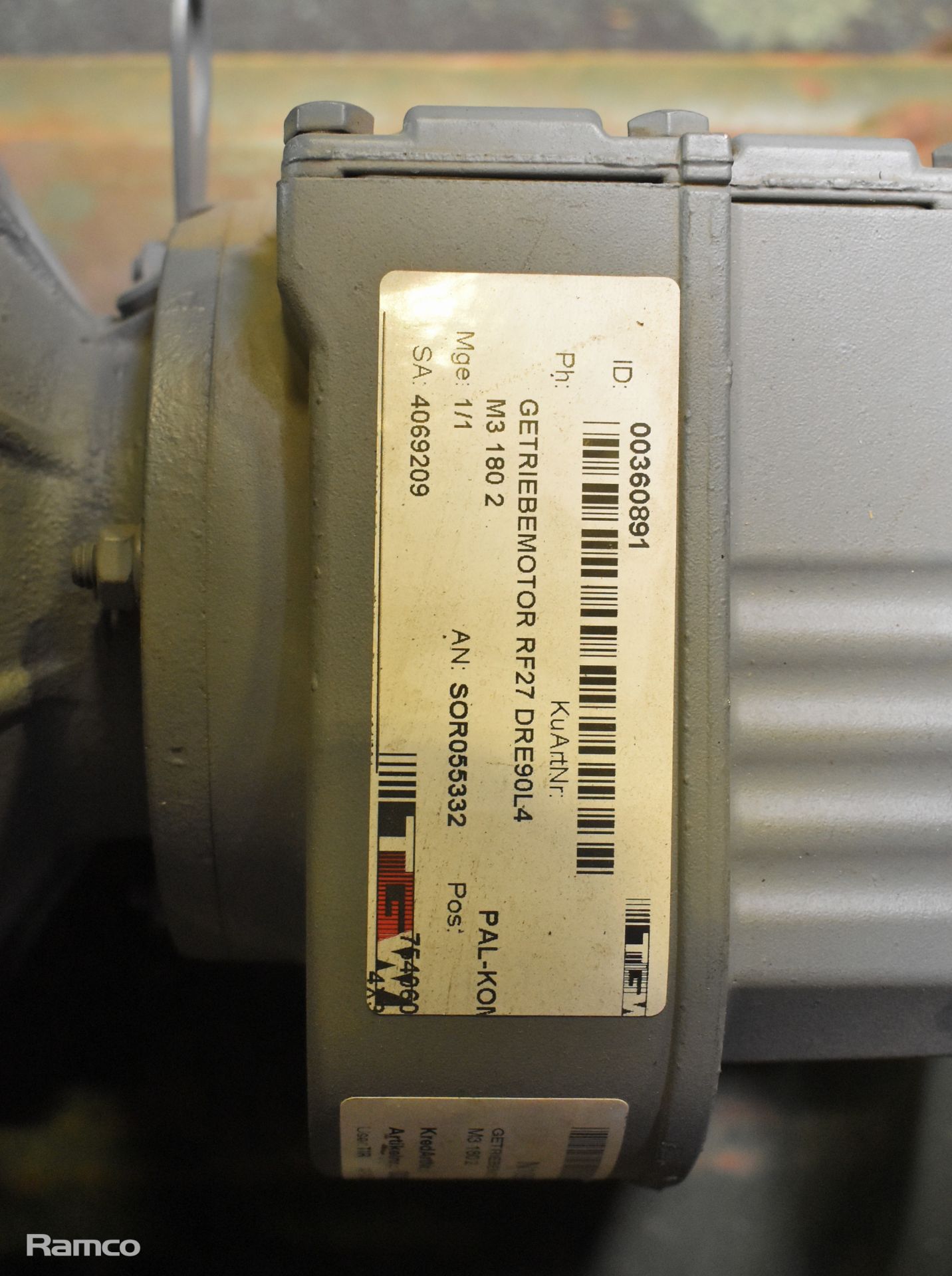 2x SEW-Eurodrive - RF27 DRE90ML4 electric motors - 1430/108rpm, 1.5kW, 220-242/380-420V, 6.00/3.45A - Image 5 of 9