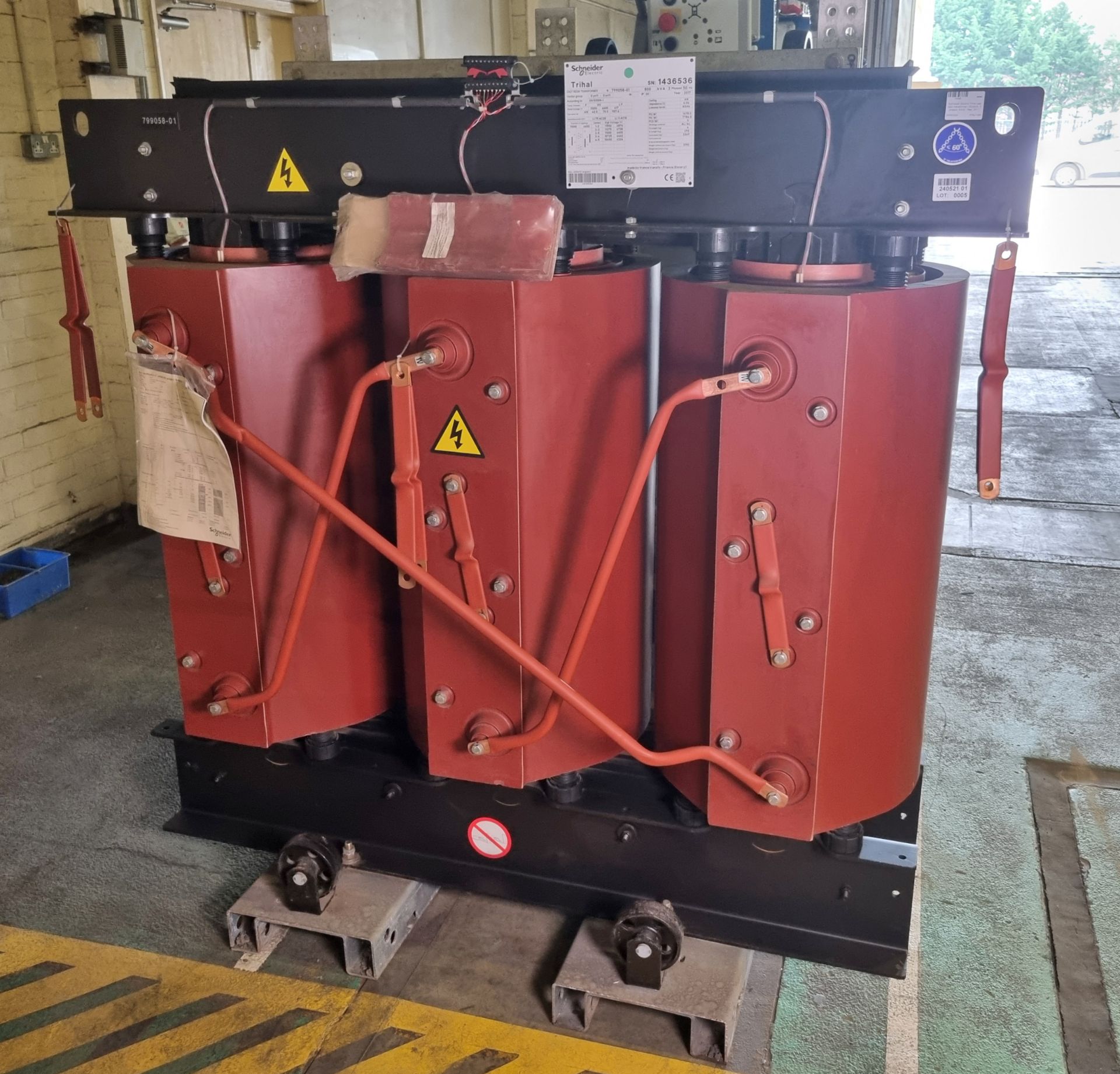 Schneider Electric Trihal cast resin transformer - 800kVA - 3 phase - 50Hz - Year: 2017 - unissued - Image 2 of 7