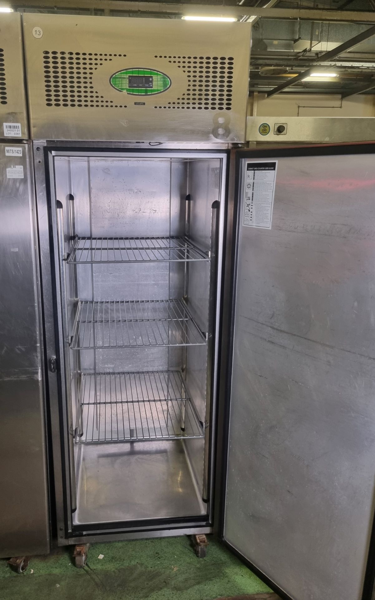 Foster EPROG600H stainless steel single door upright fridge - W 700 x D 820 x H 2050mm - Image 3 of 4