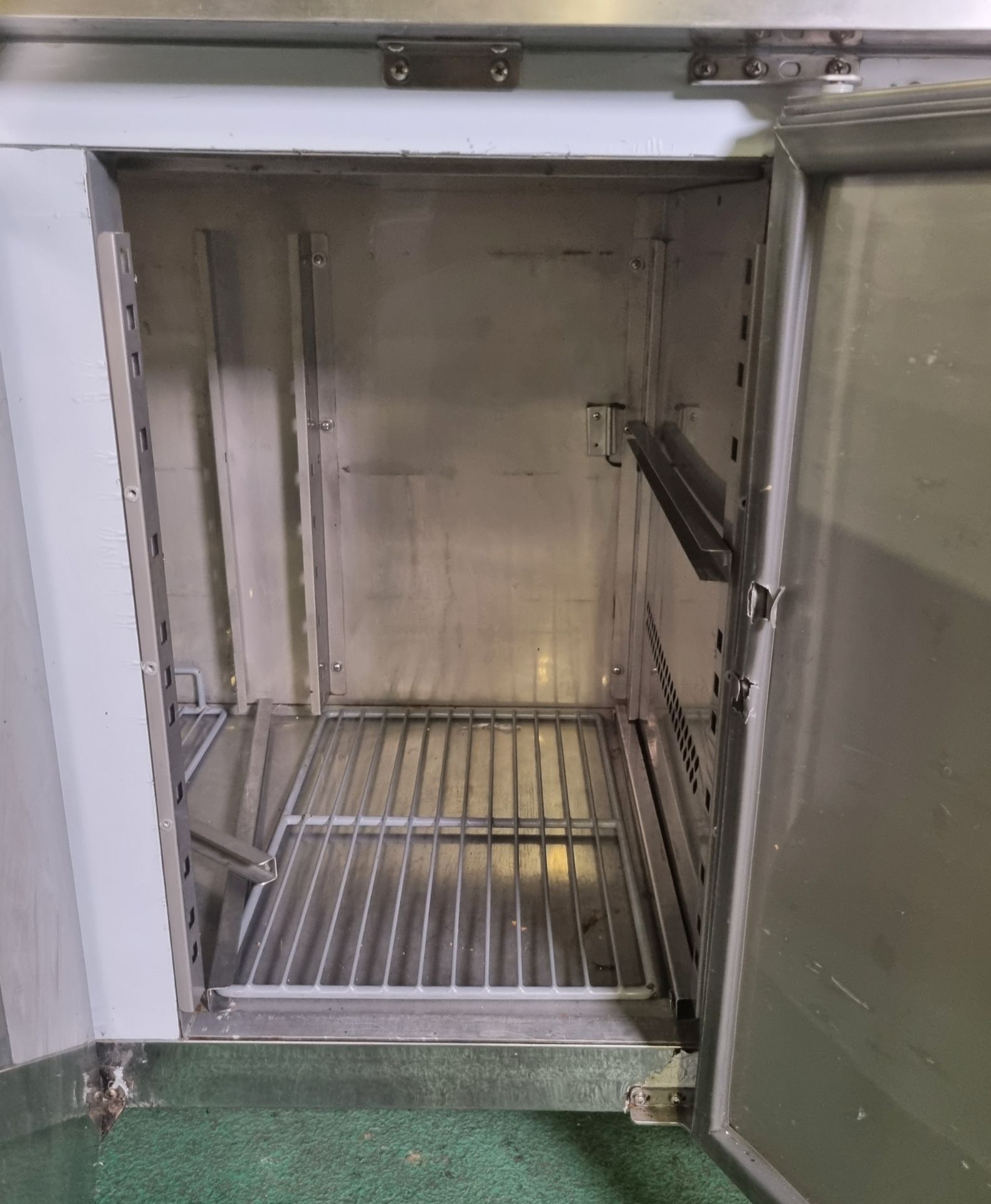 Prodis GN3100TN stainless steel 3 door counter fridge - W 1800 x D 700 x H 830mm - Bild 5 aus 6