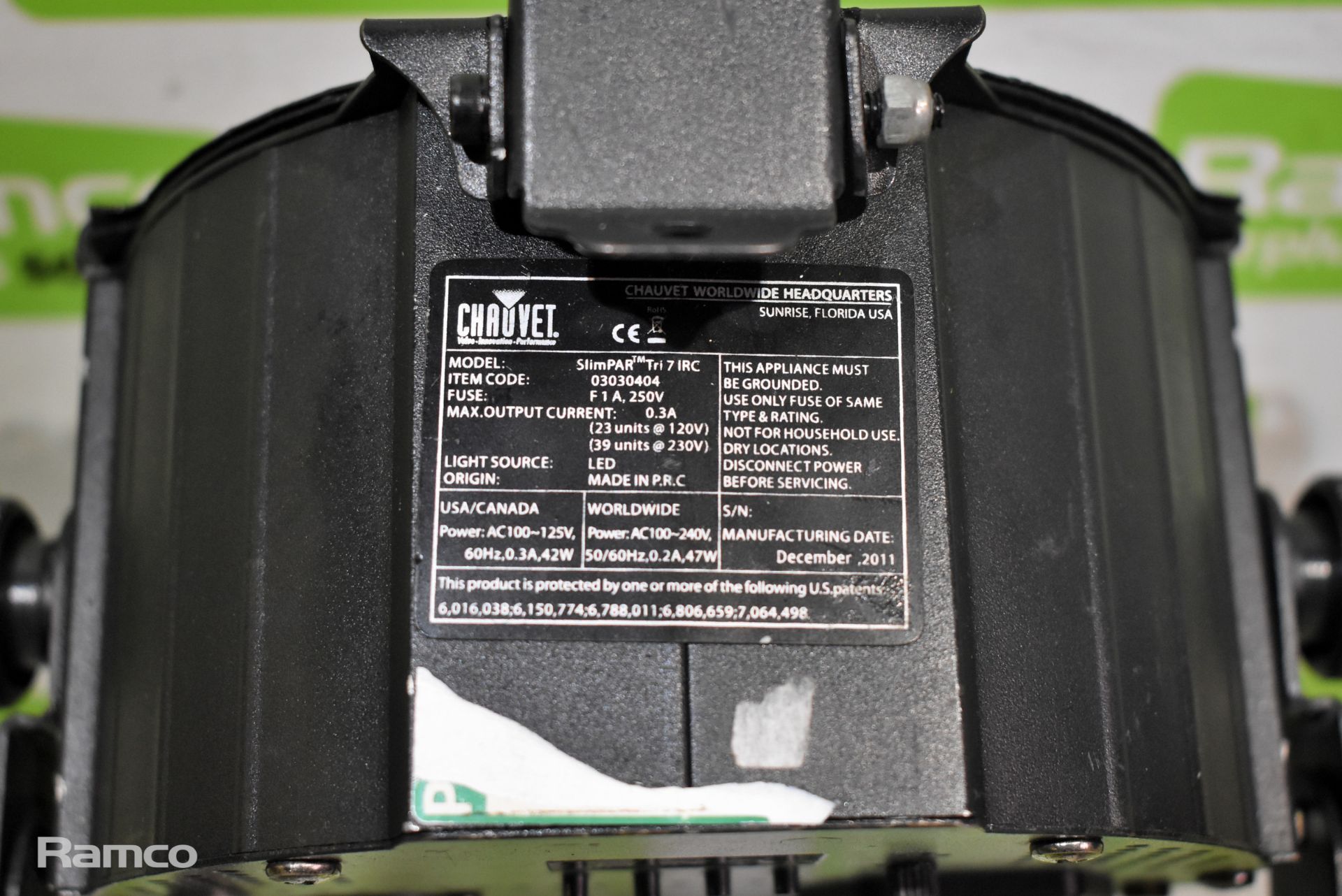 6x Chauvet LED SlimPar Tri7 IRC in flight case - Image 6 of 8