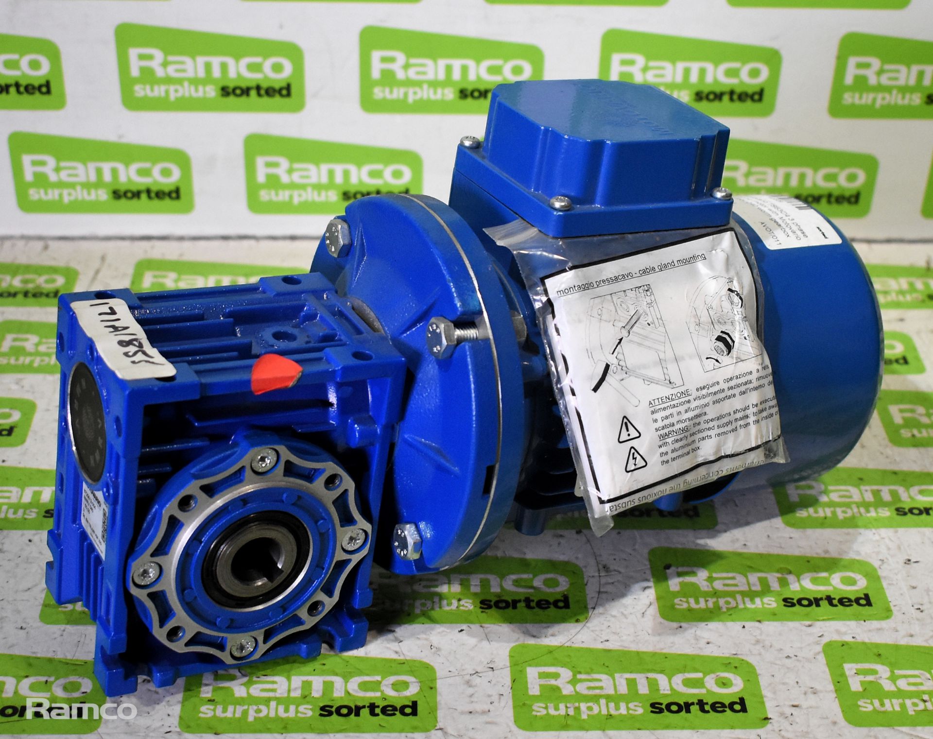Motovario TS63C4 3 phase electric motor with Motovario NMRV 040 worm gearbox - Image 4 of 5