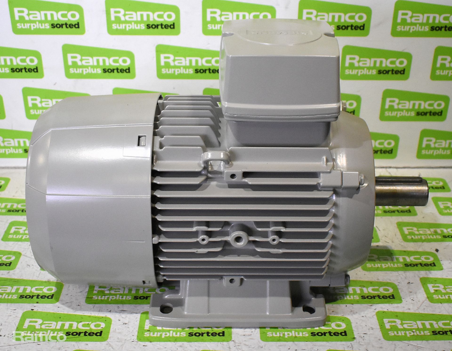 Siemens 1LE10011AB422AA4 3 phase electric motor - Bild 4 aus 5