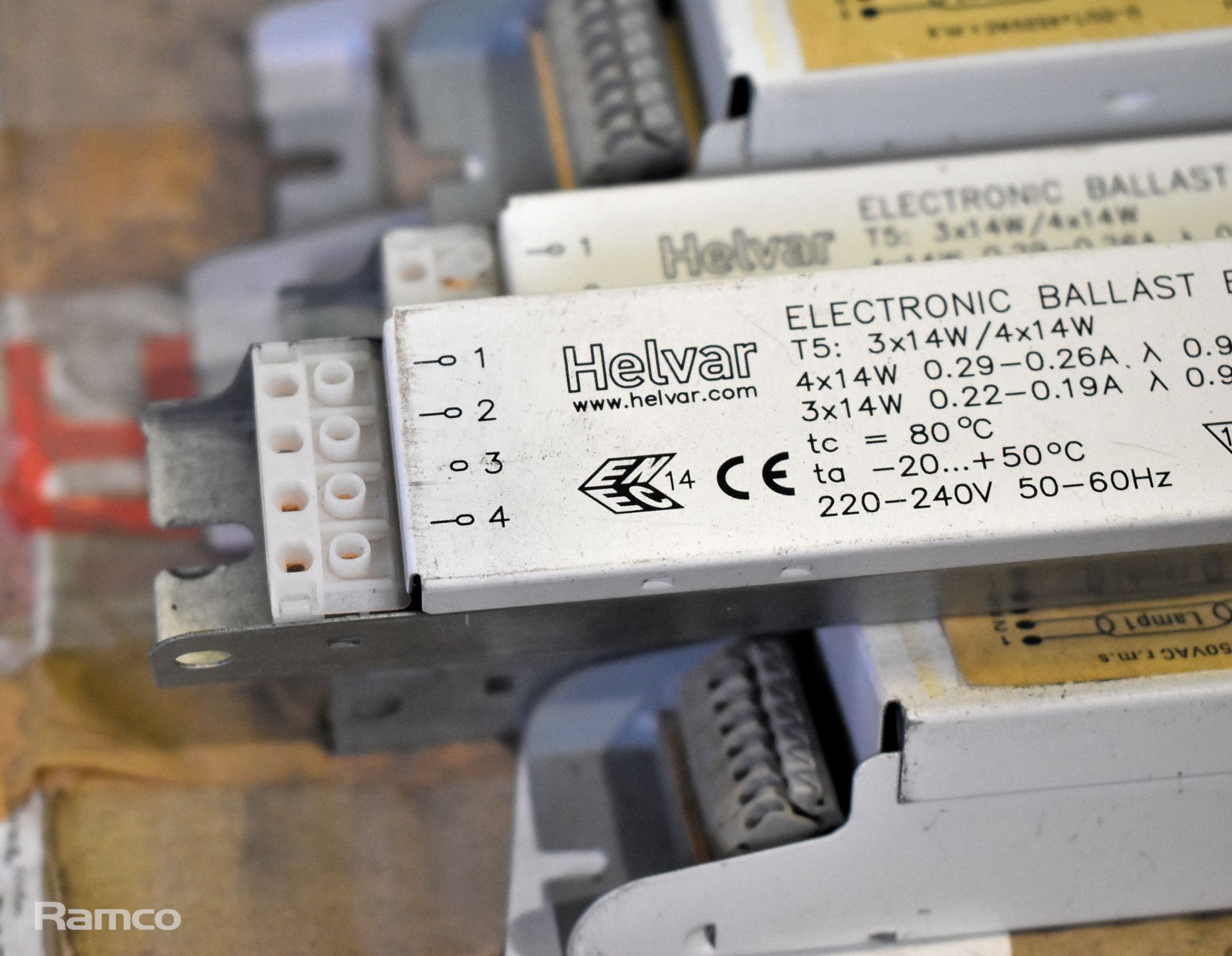 Assorted electronic ballasts - Philips, Vision, Quicktronic OSRAM and 3AAA - Image 6 of 7