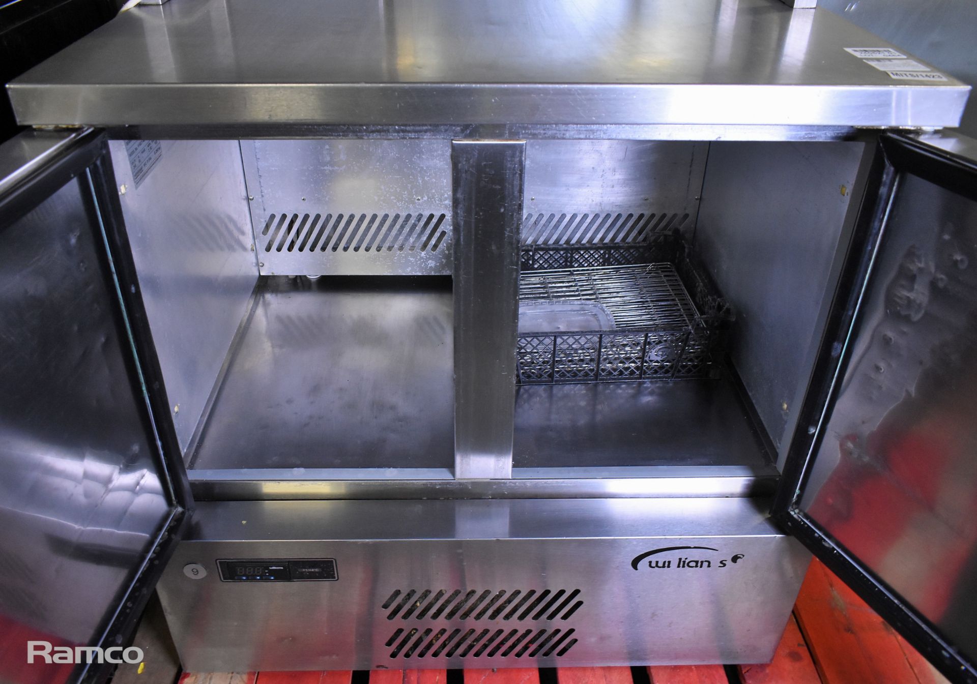 Williams H10CT-WB R1 stainless steel 2 door counter fridge with upper shelf panel - Image 2 of 5