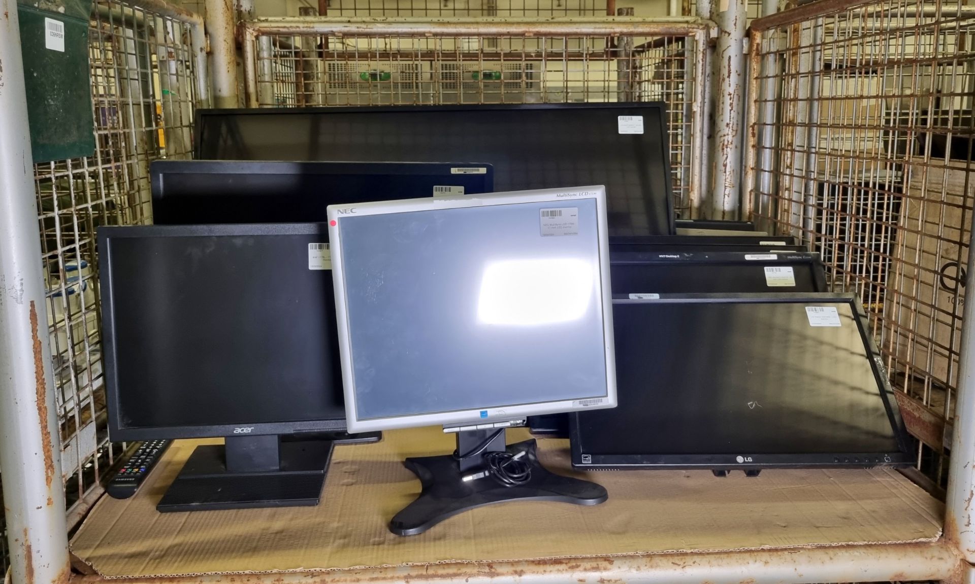 Various computer monitors - full details in the description