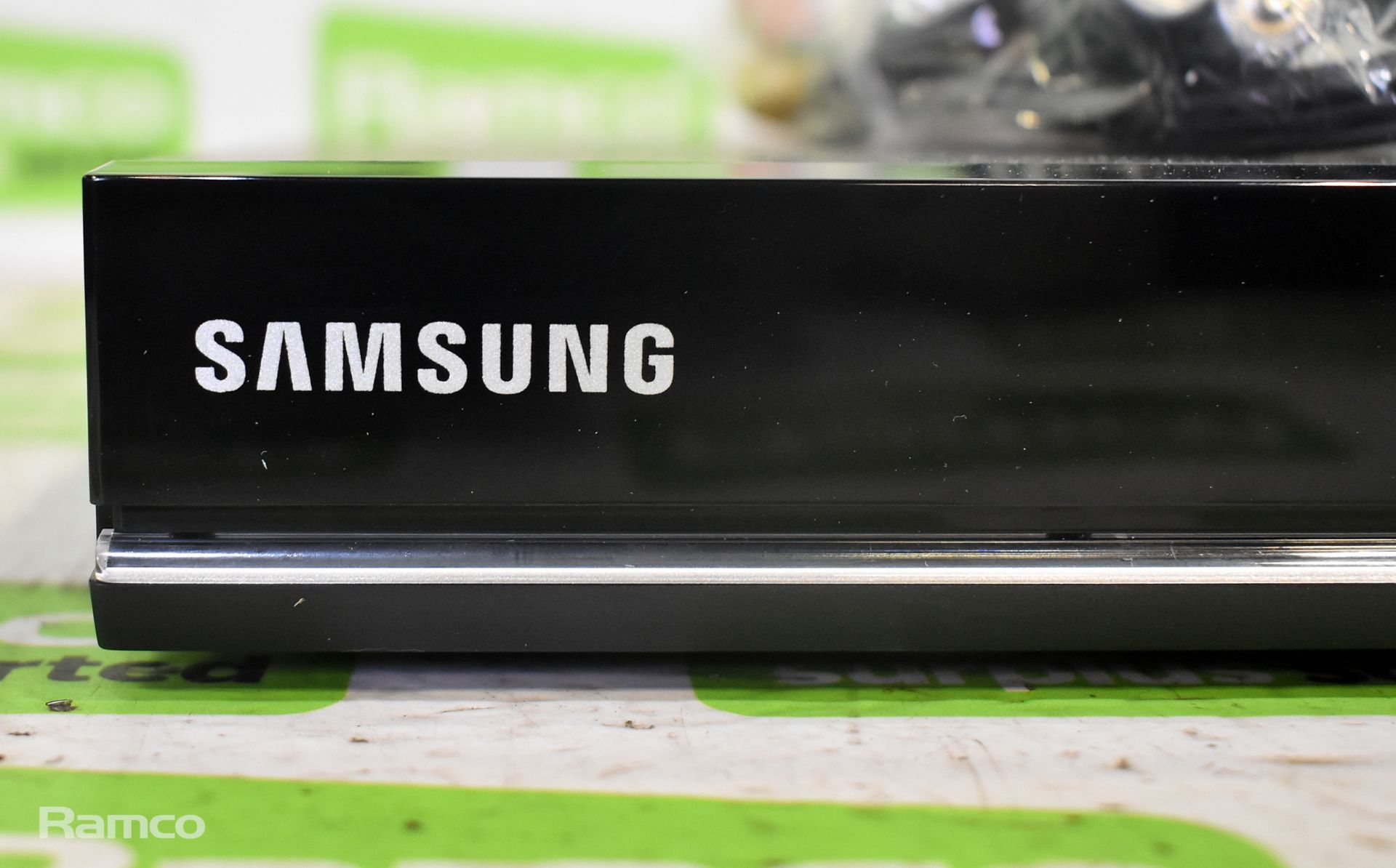 Samsung BD-D5100 blu-ray player, 2x Panasonic DVD-S48EB-K DVD/CD players - Black - Bild 3 aus 12