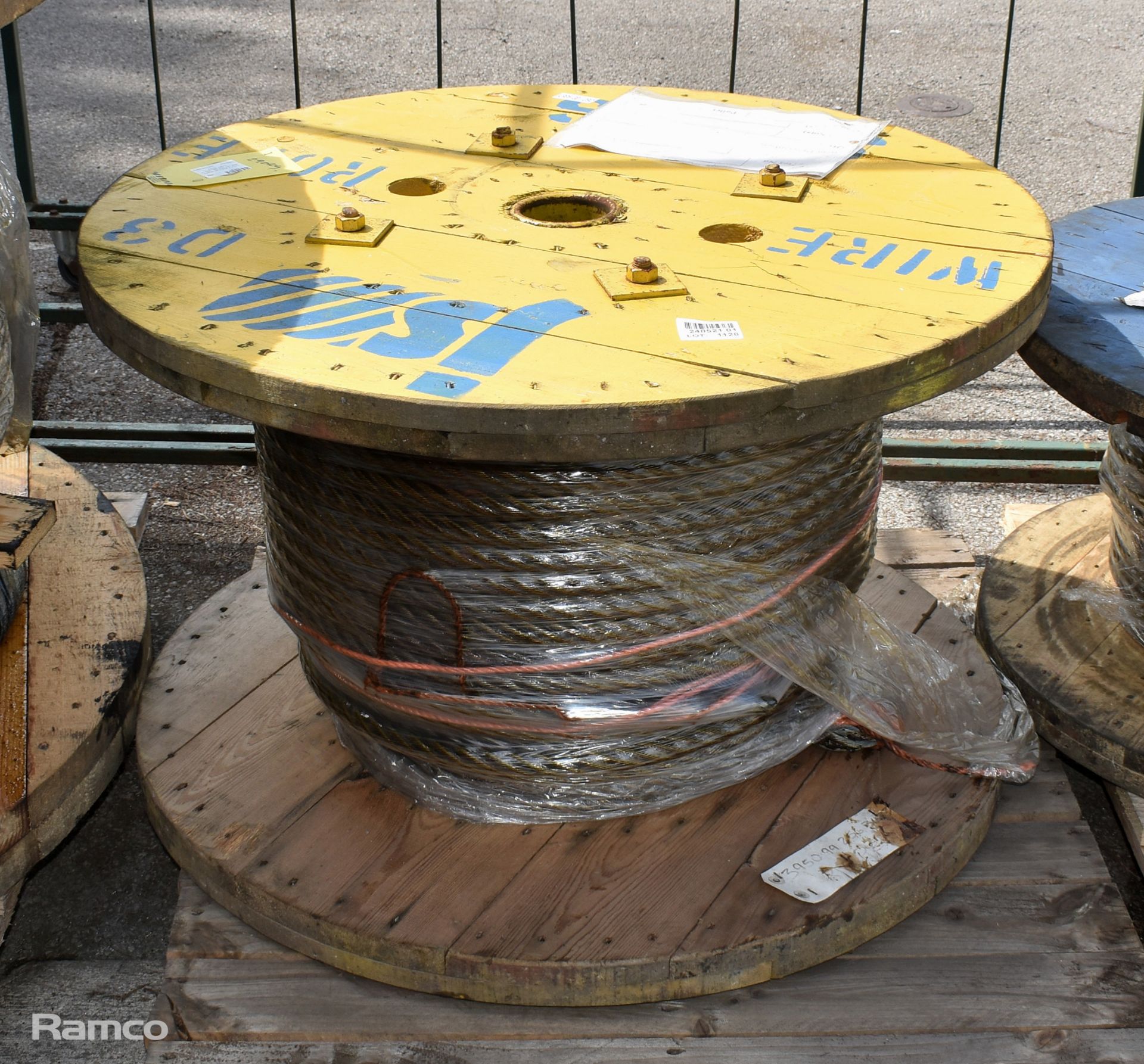 24mm 6 strand galvanised steel wire rope reel - approx weight: 300kg